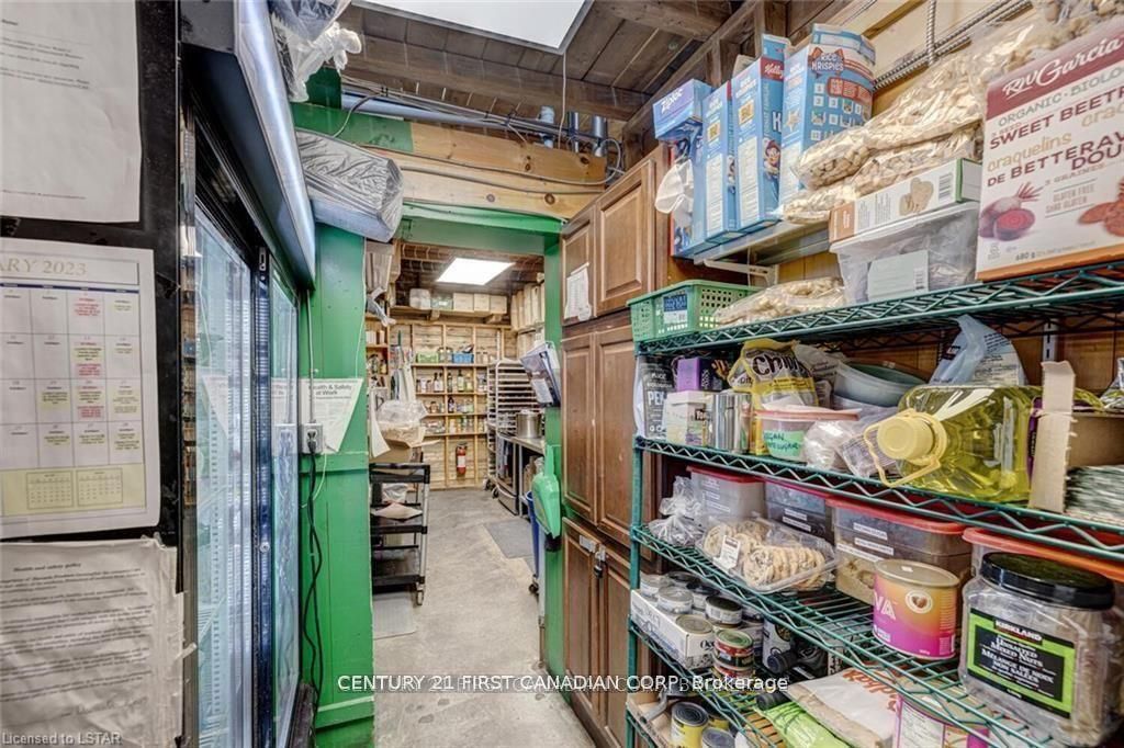 130 King Street Property Photo 9