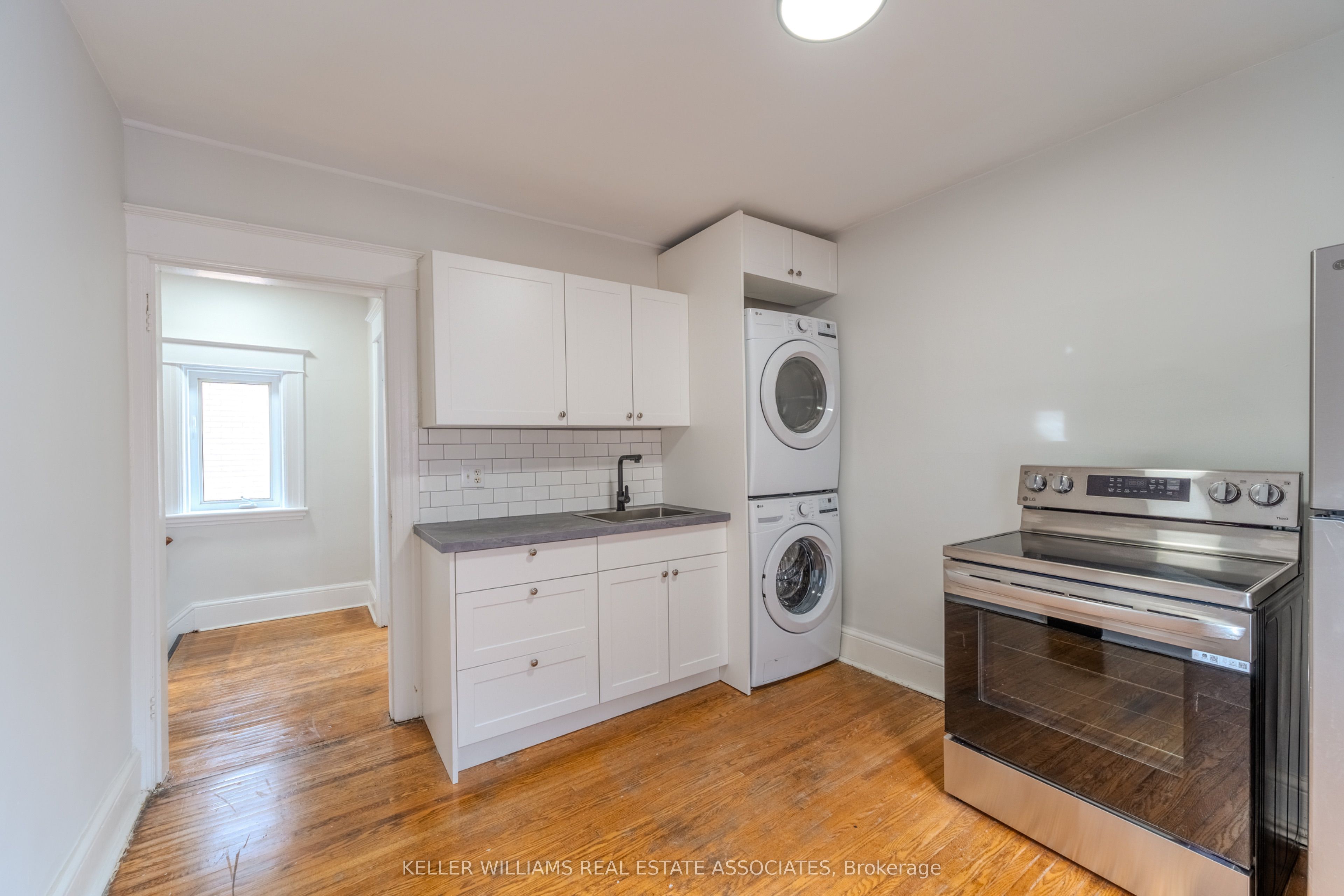 #2 - 157 William Street Property Photo 3