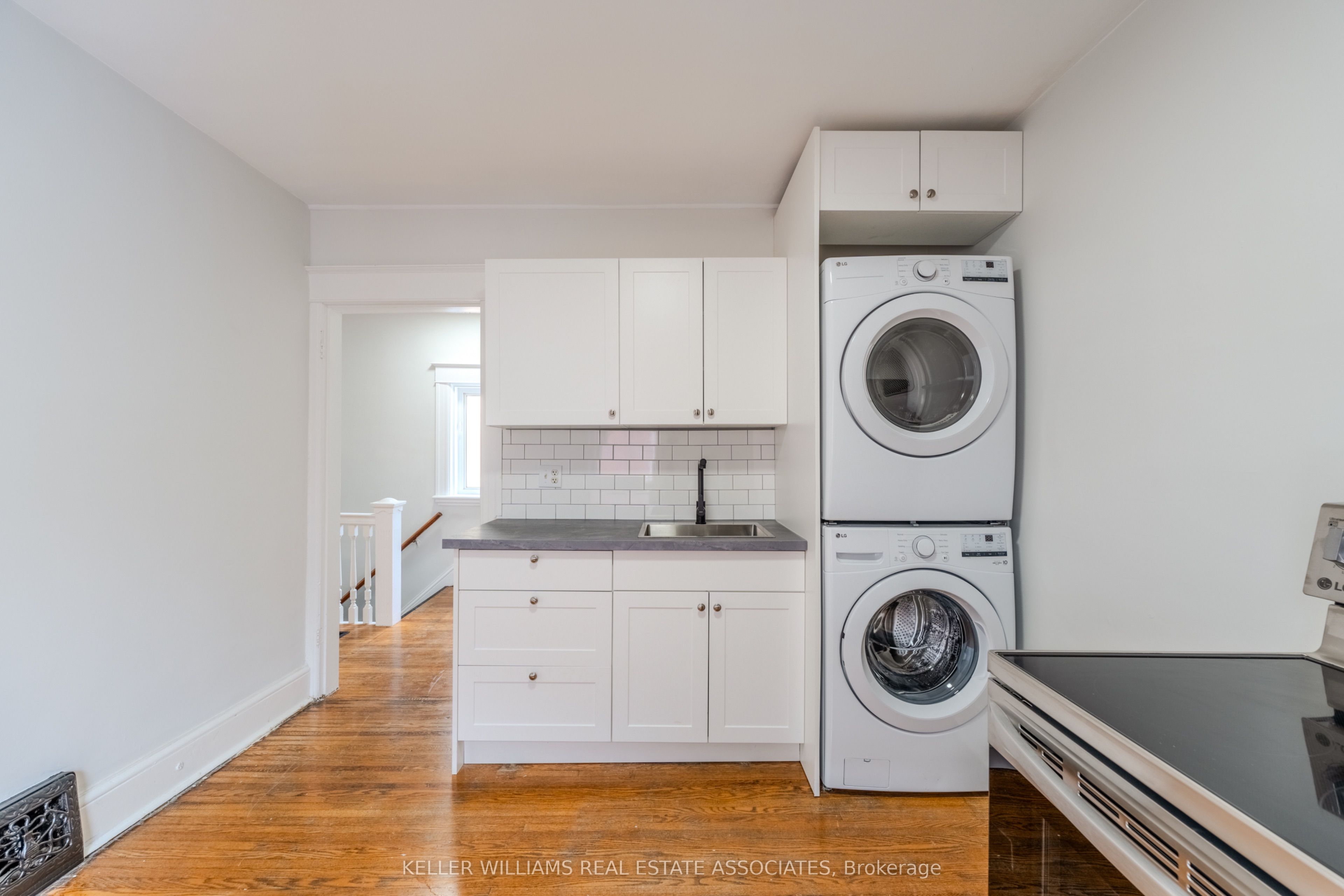 #2 - 157 William Street Property Photo 4