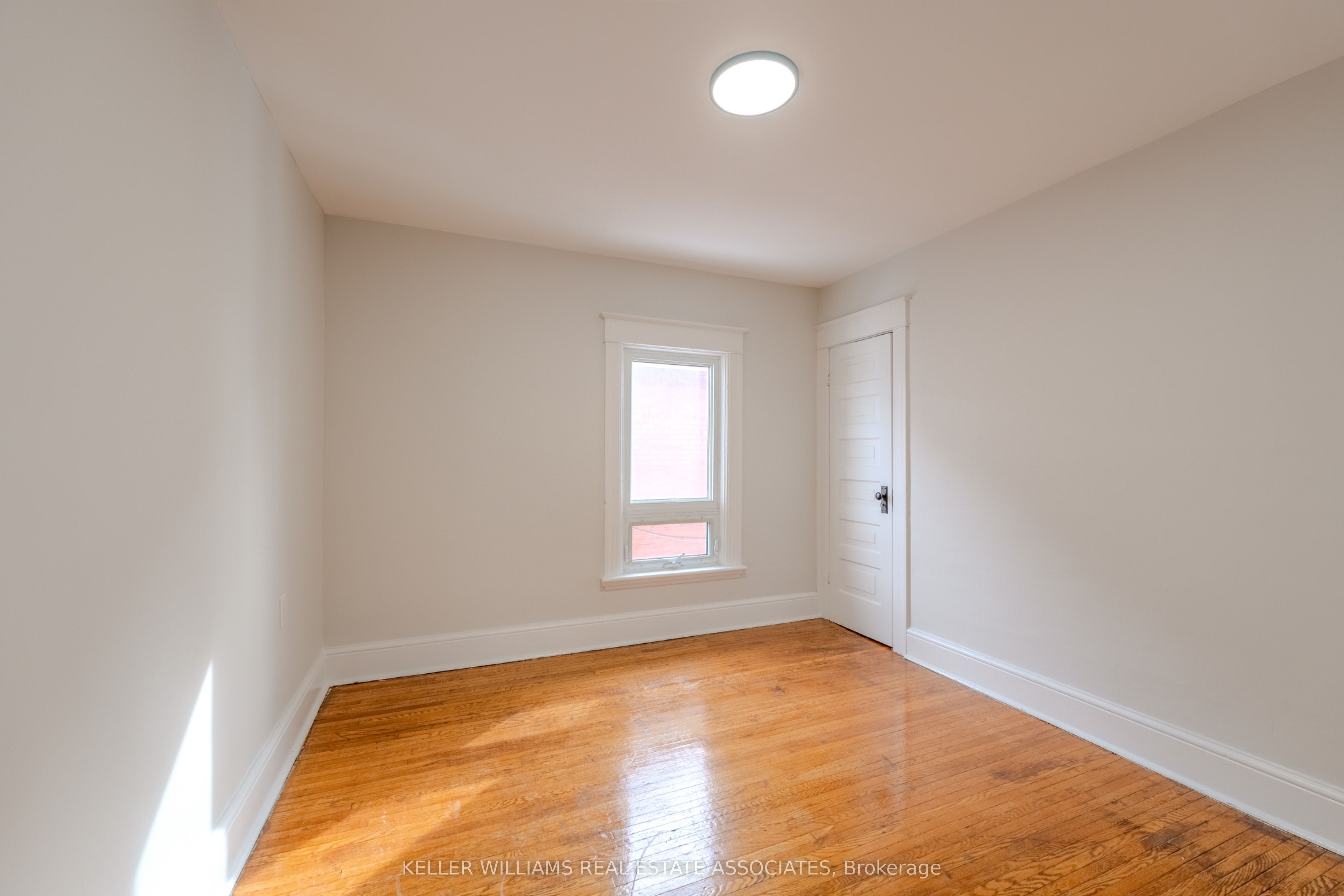 #2 - 157 William Street Property Photo 5