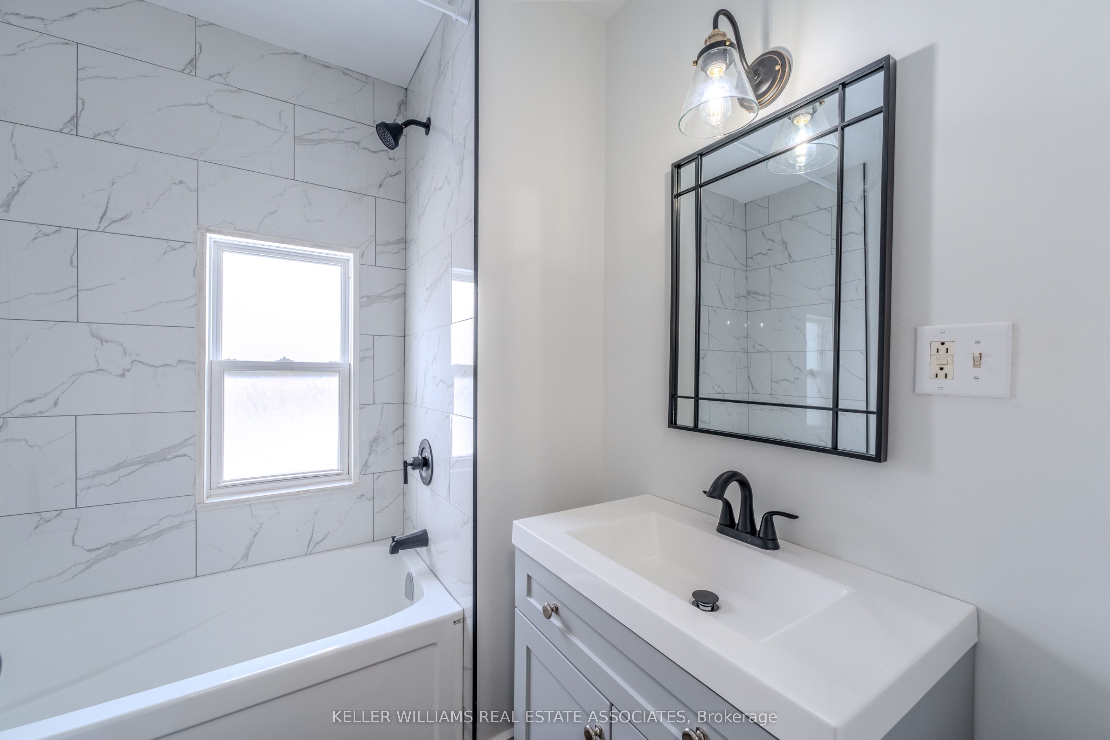 #2 - 157 William Street Property Photo 11