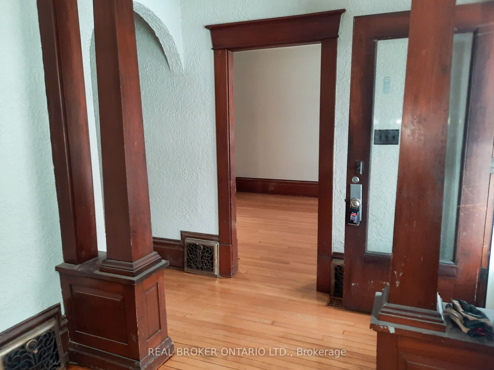7 Montgomery Place Property Photo 3