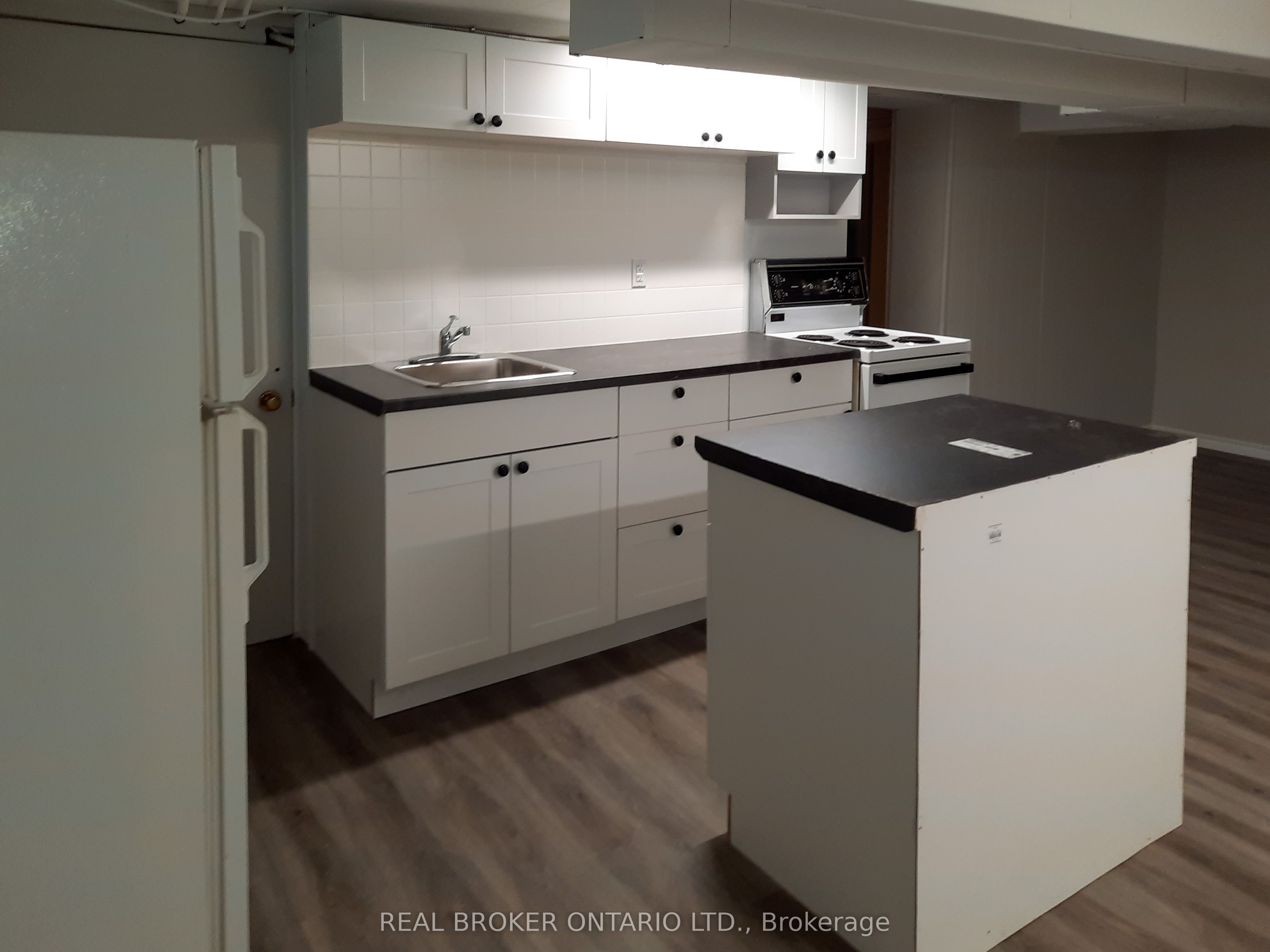 7617 Flewellyn Road Property Photo 14