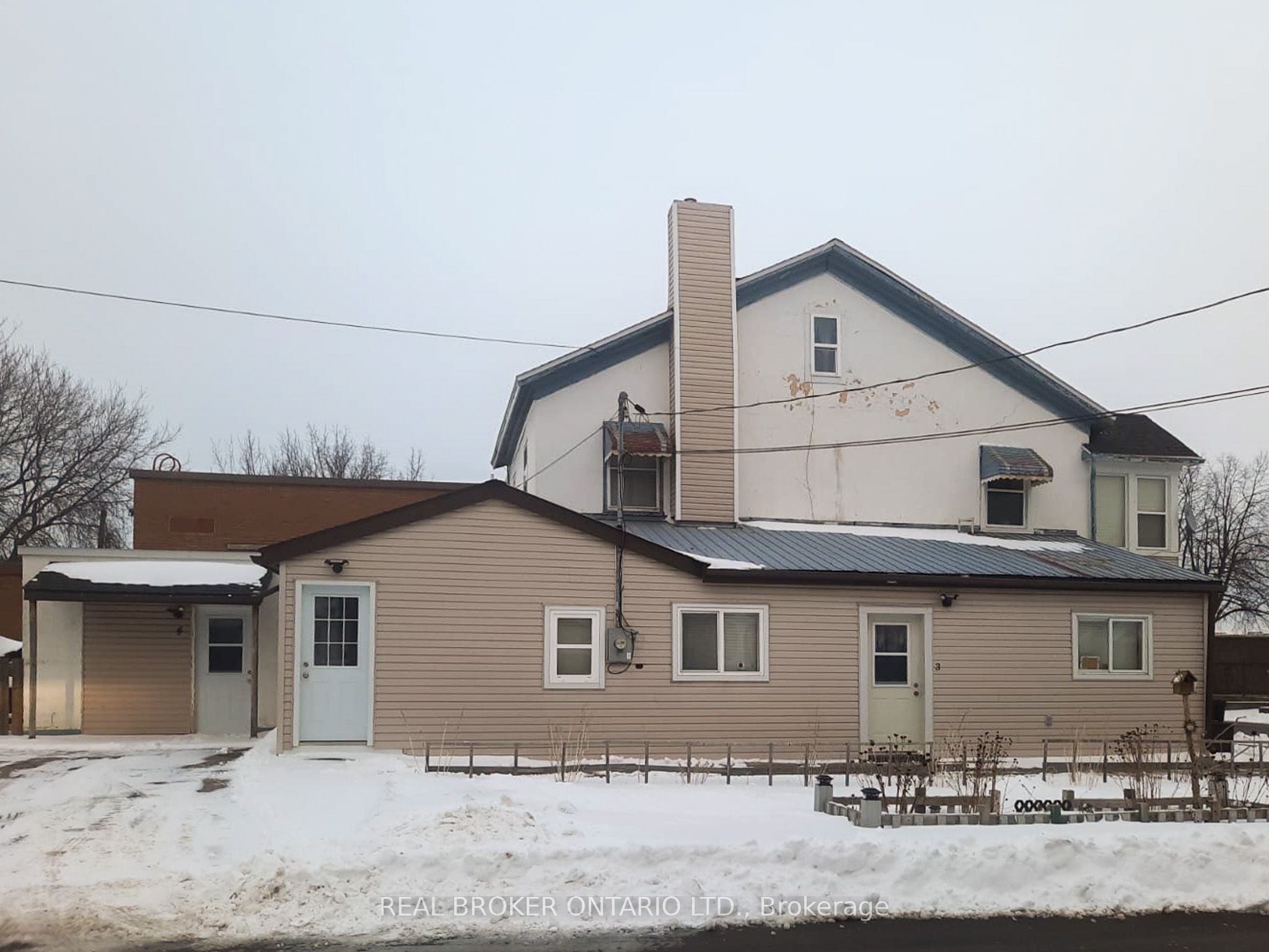494 King Street Property Photo 2