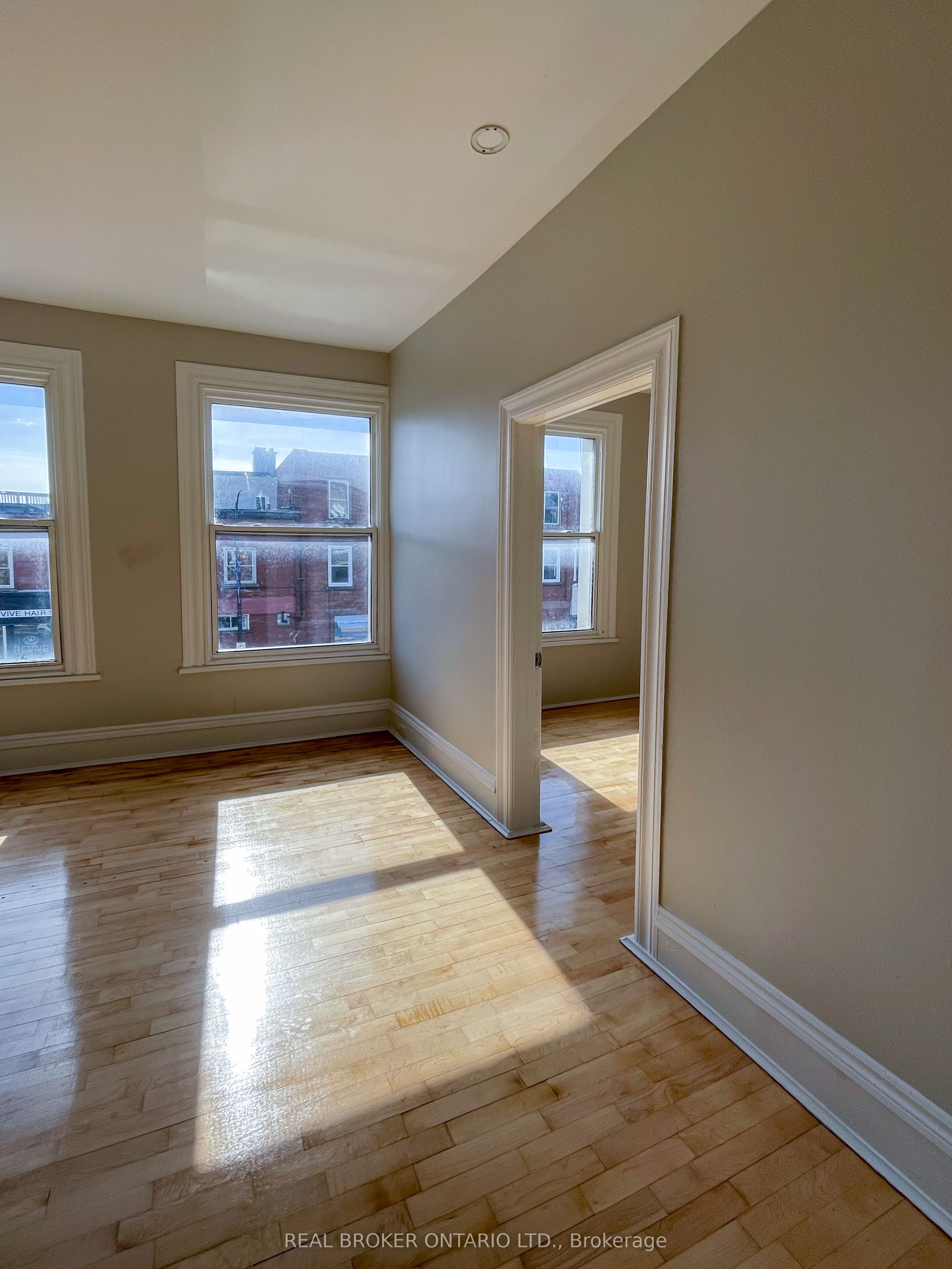 4-6 Russell Street Property Photo 18