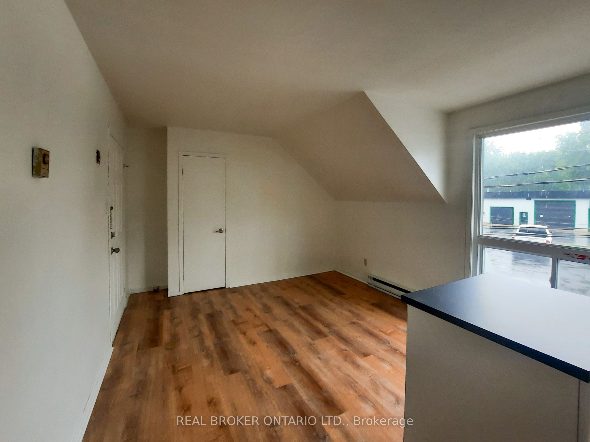 38 King Street Property Photo 5