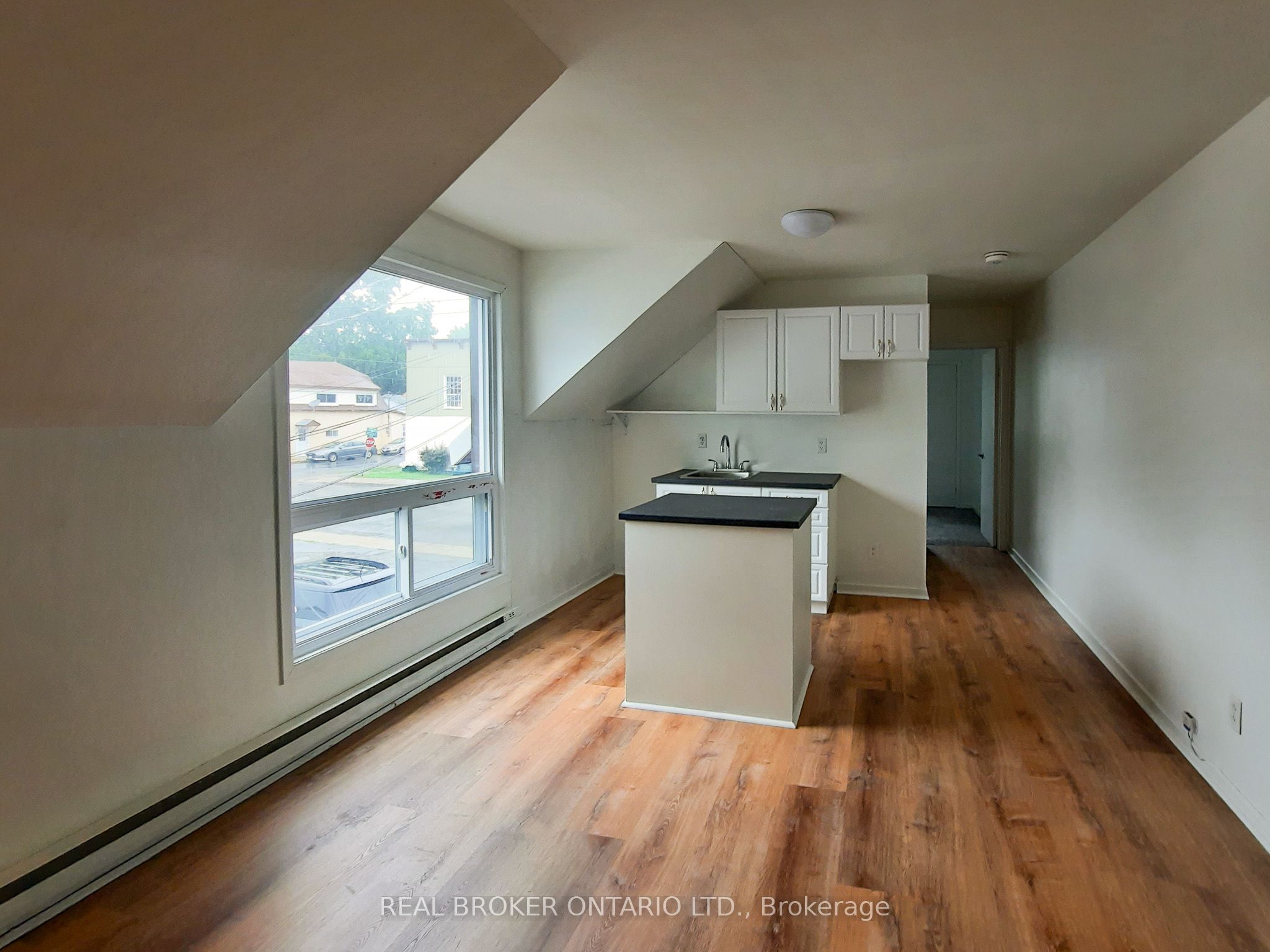 38 King Street Property Photo 6