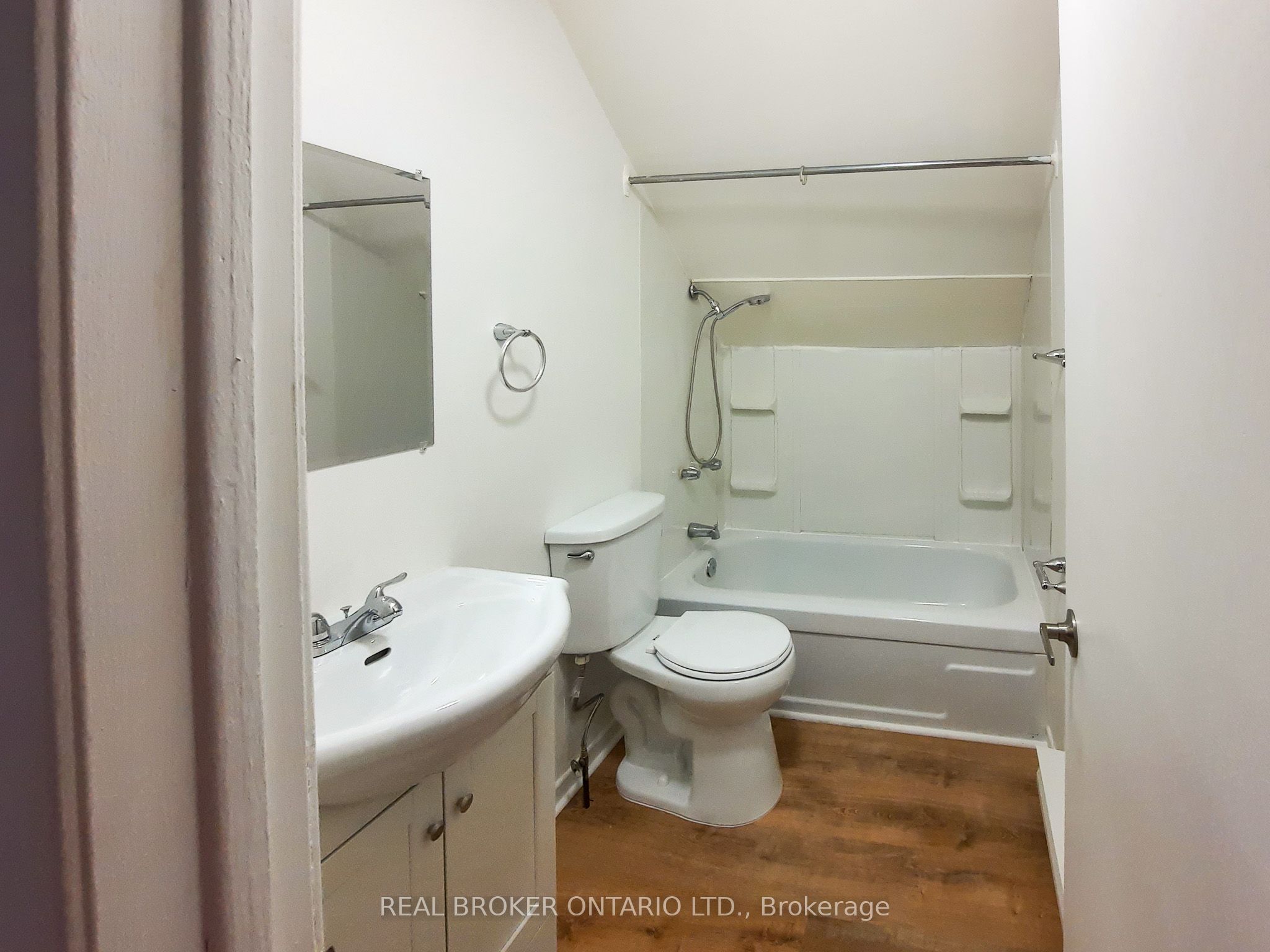 38 King Street Property Photo 8