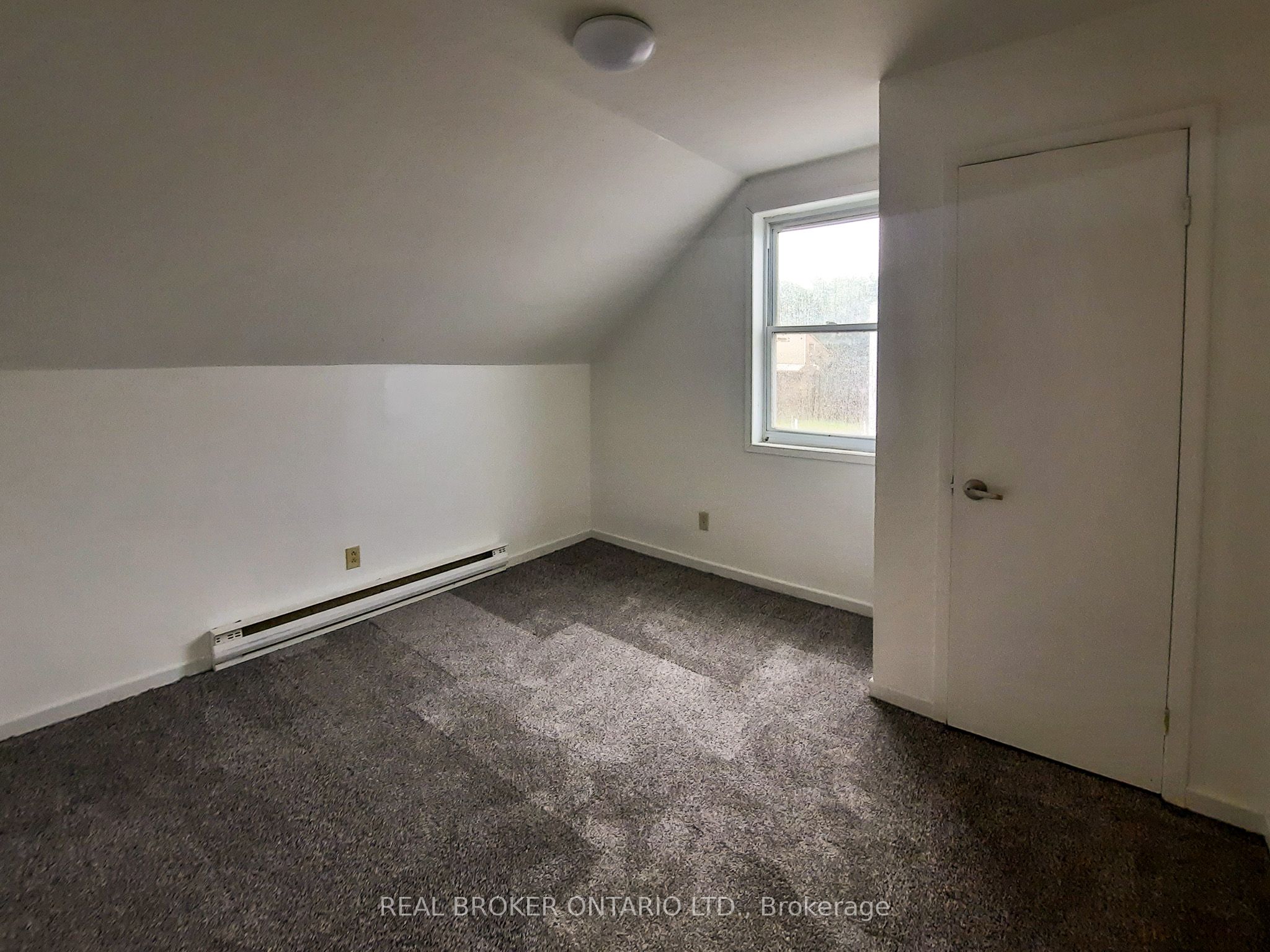 38 King Street Property Photo 9