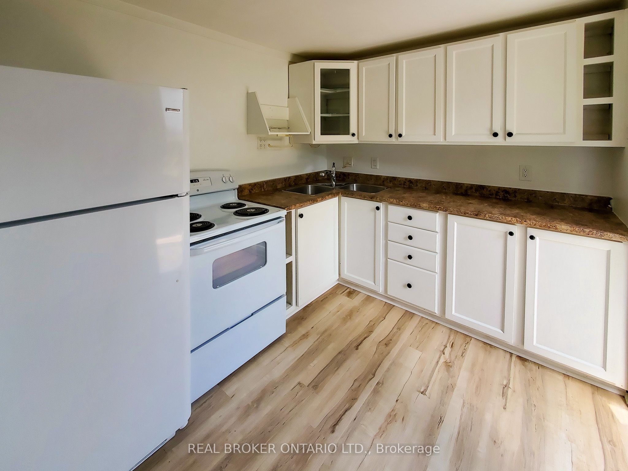 38 King Street Property Photo 10
