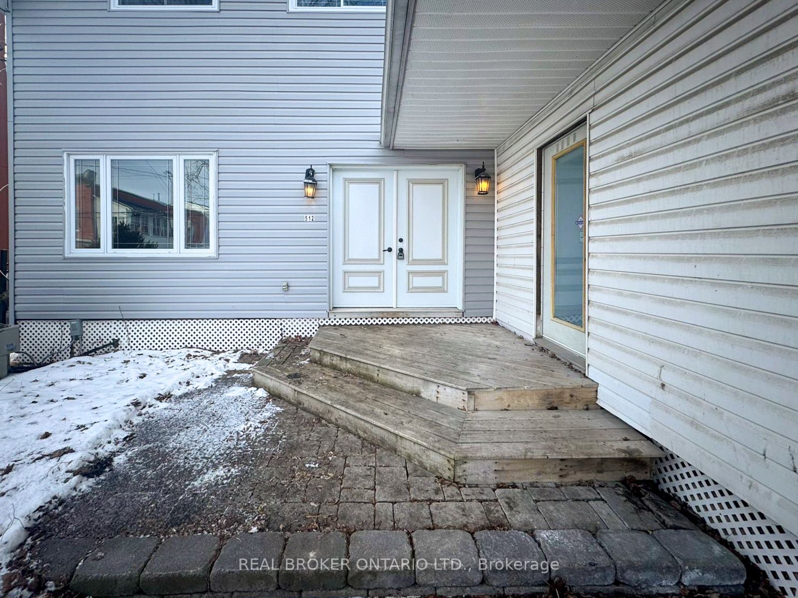 20 King Street Property Photo 2
