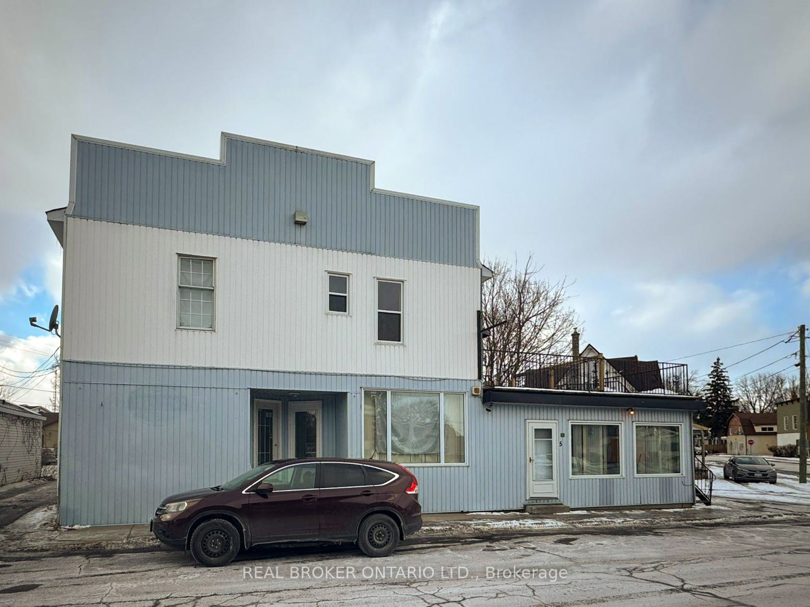 20 King Street Property Photo 3