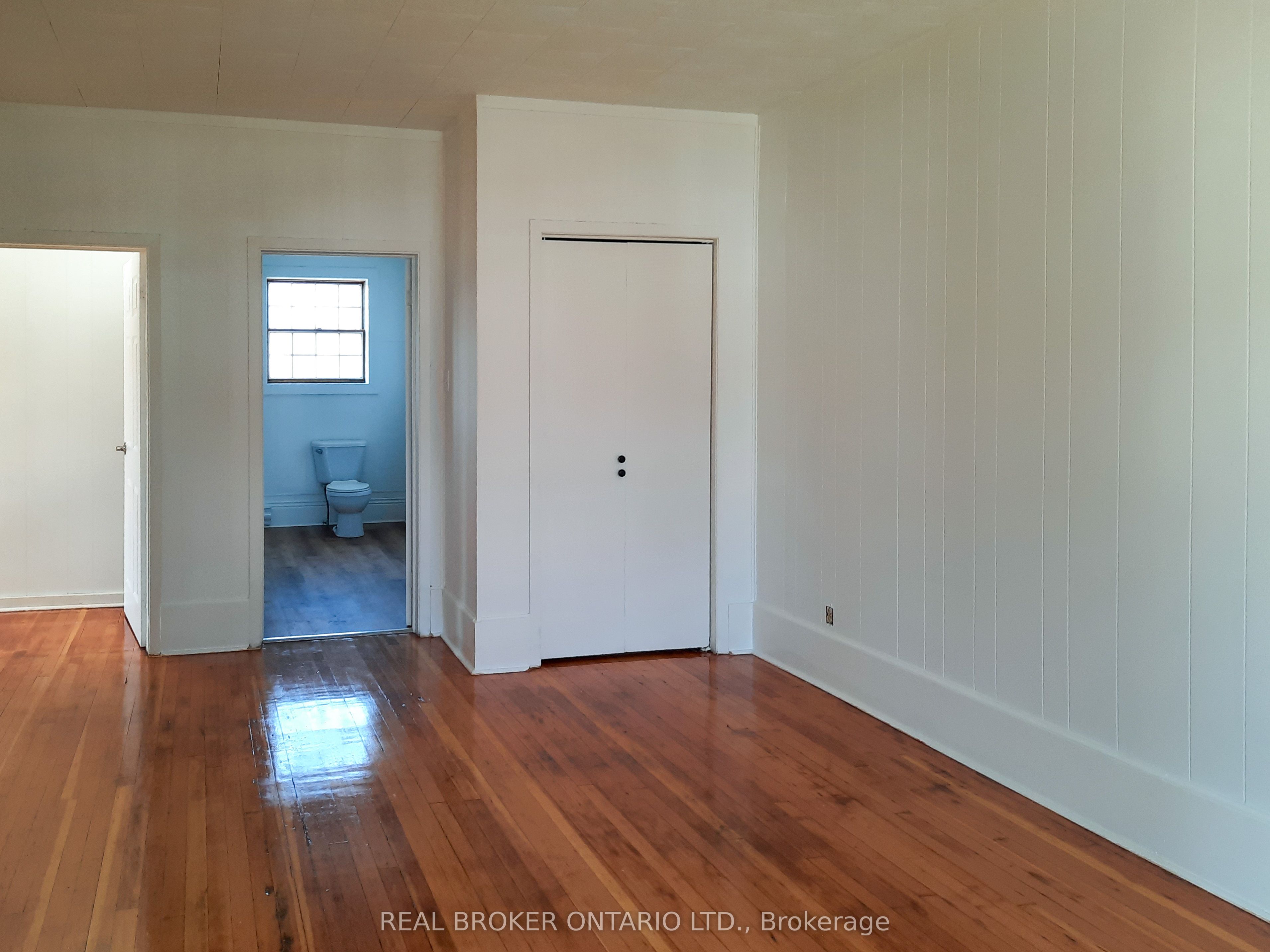 20 King Street Property Photo 7
