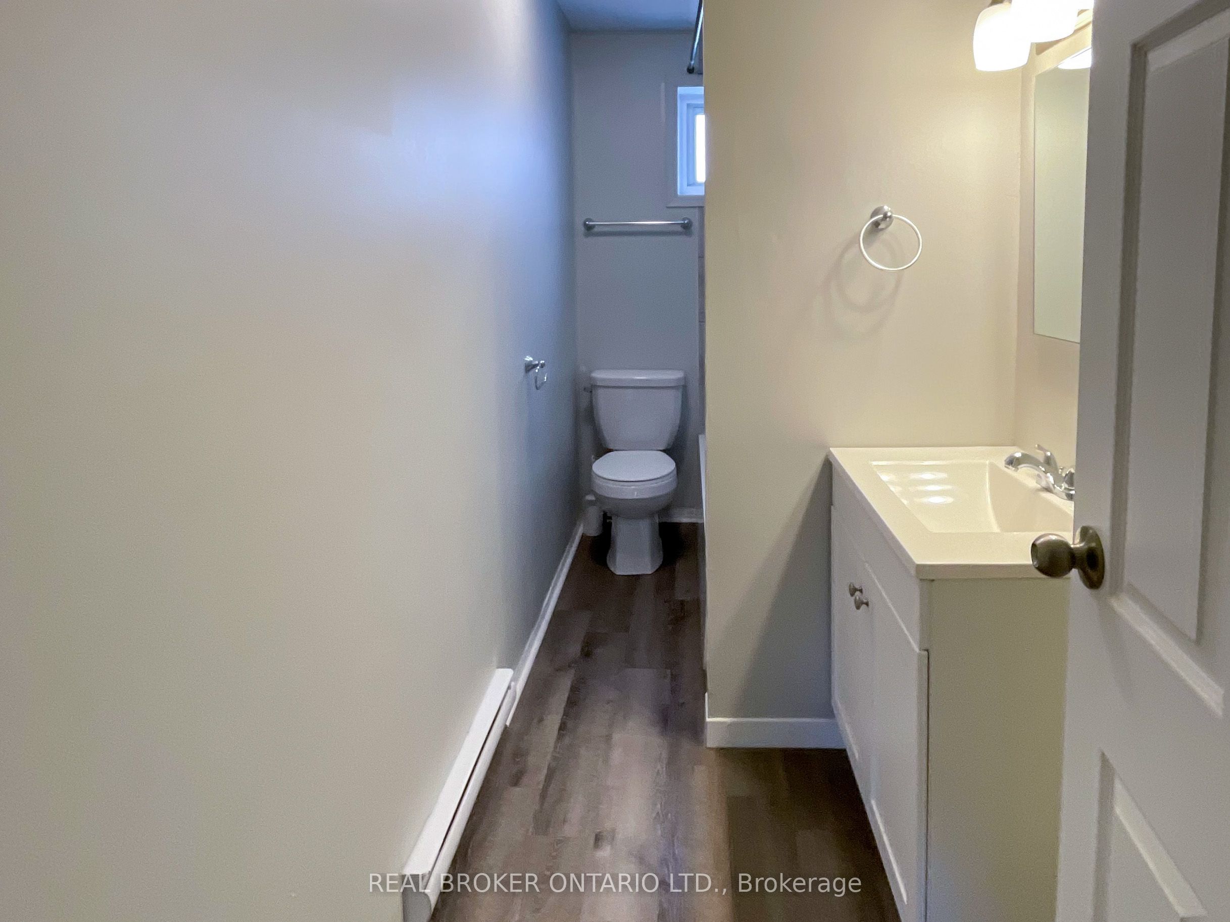 20 King Street Property Photo 8