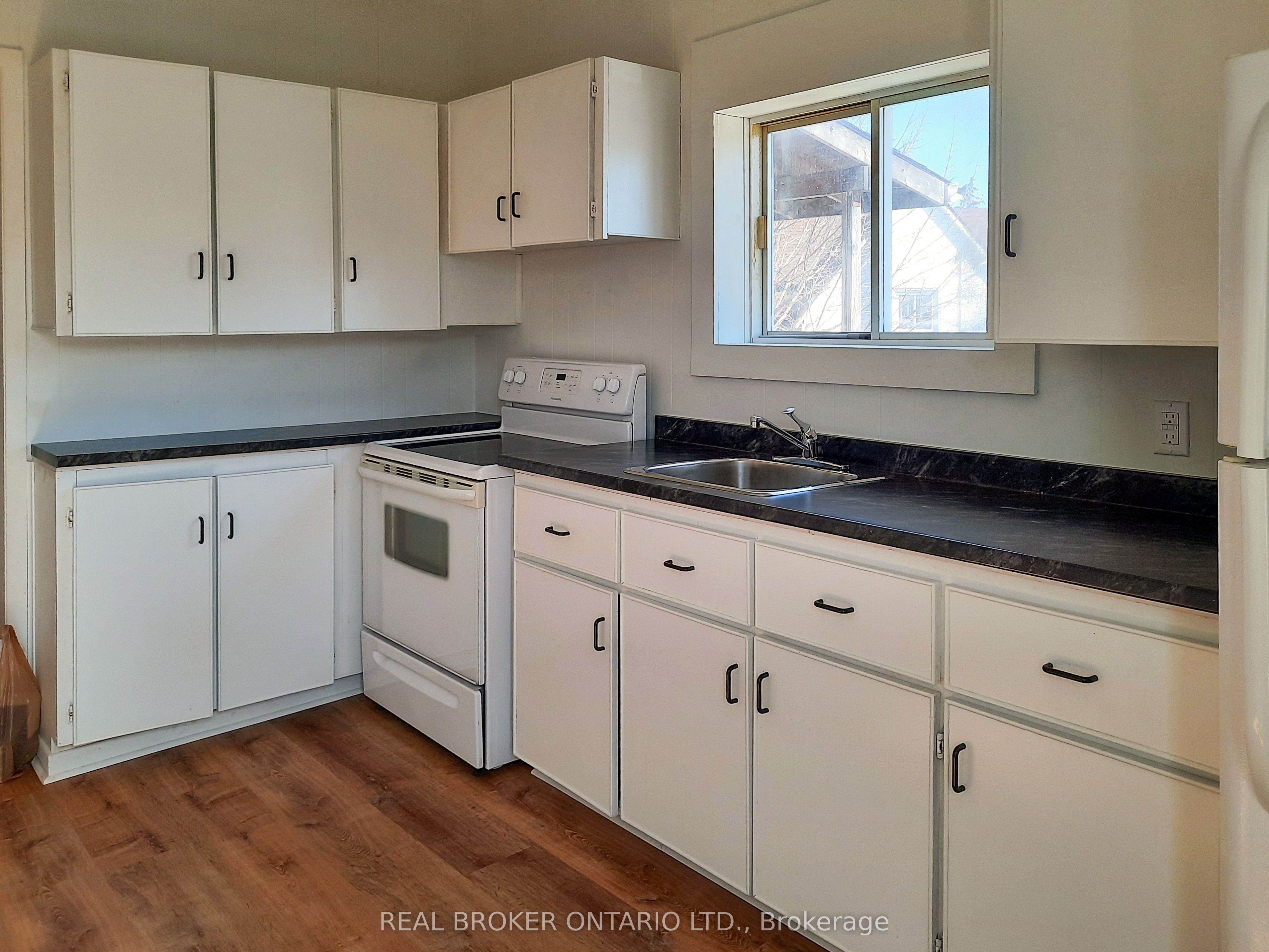 20 King Street Property Photo 9