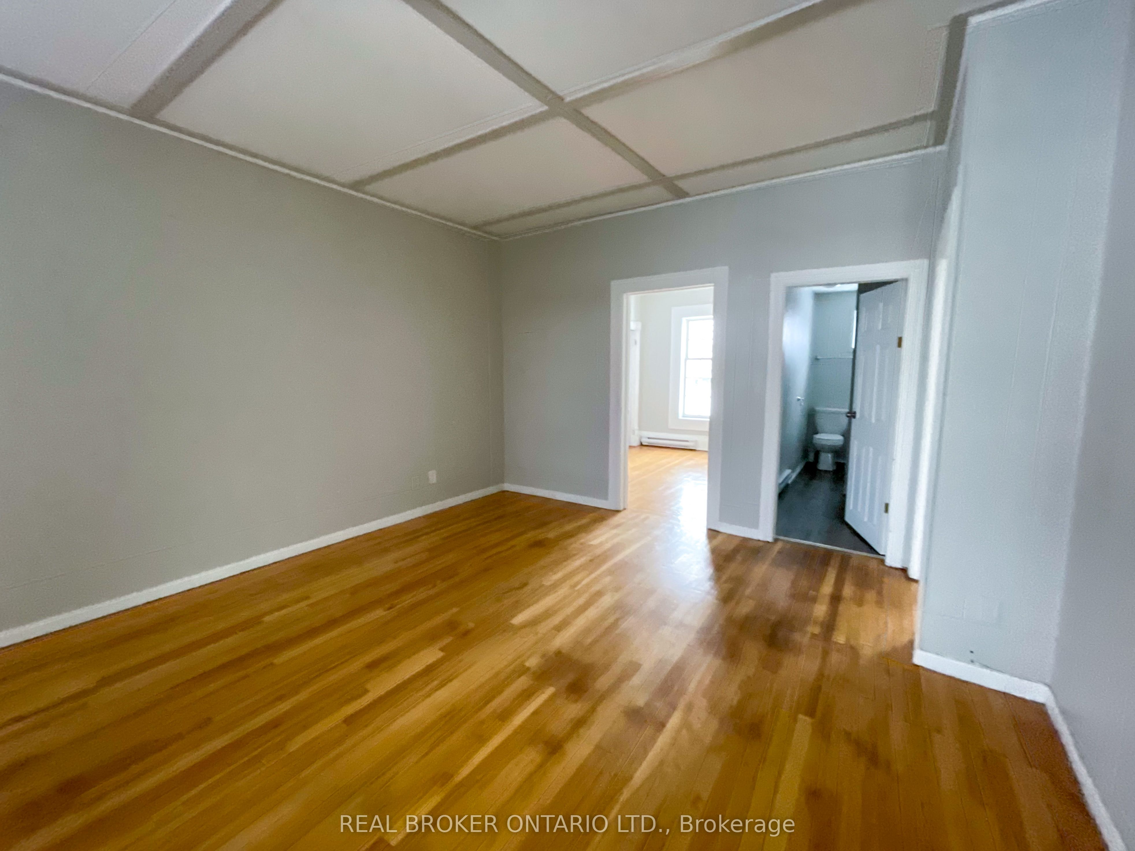 20 King Street Property Photo 11