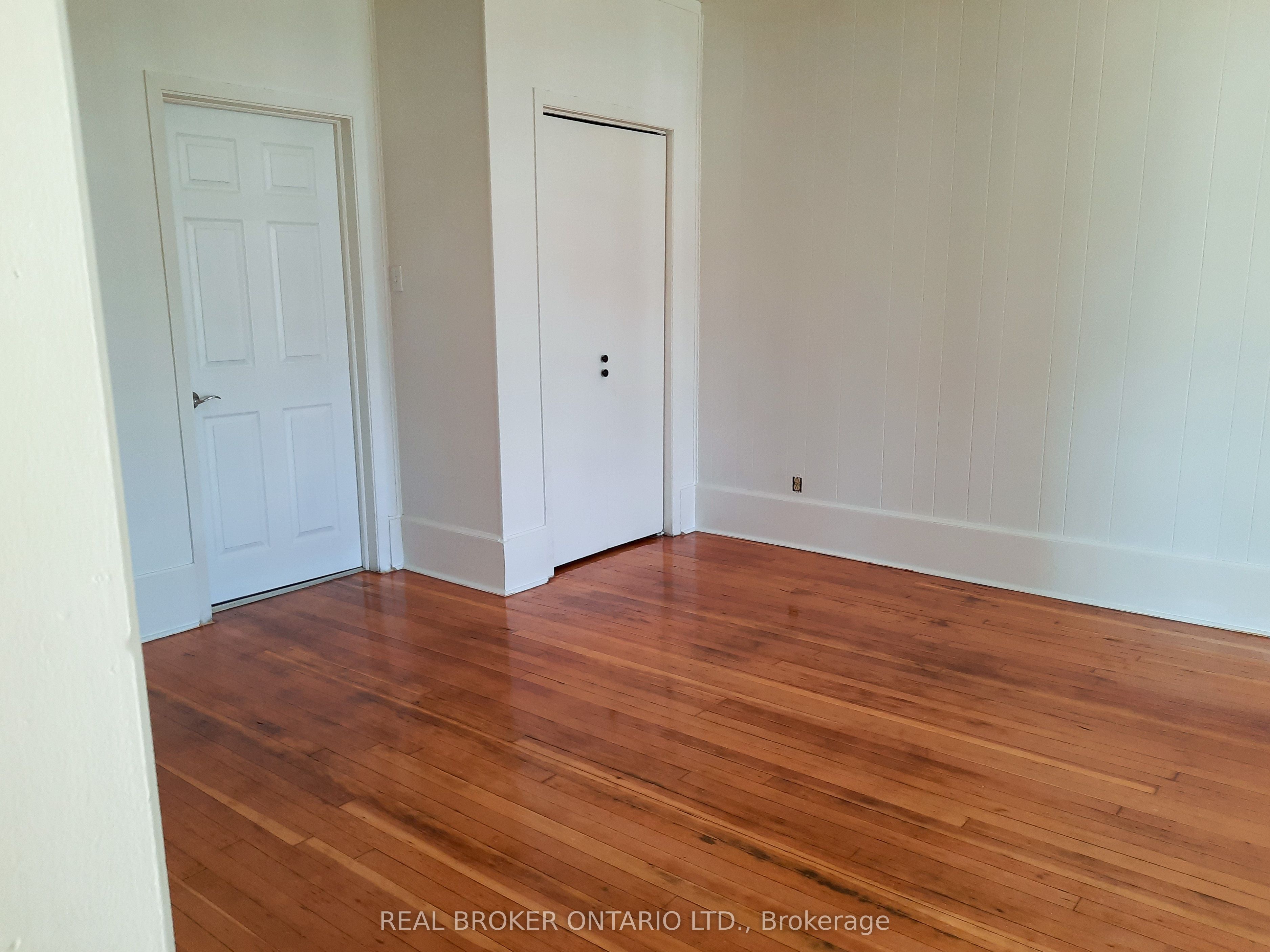 20 King Street Property Photo 18