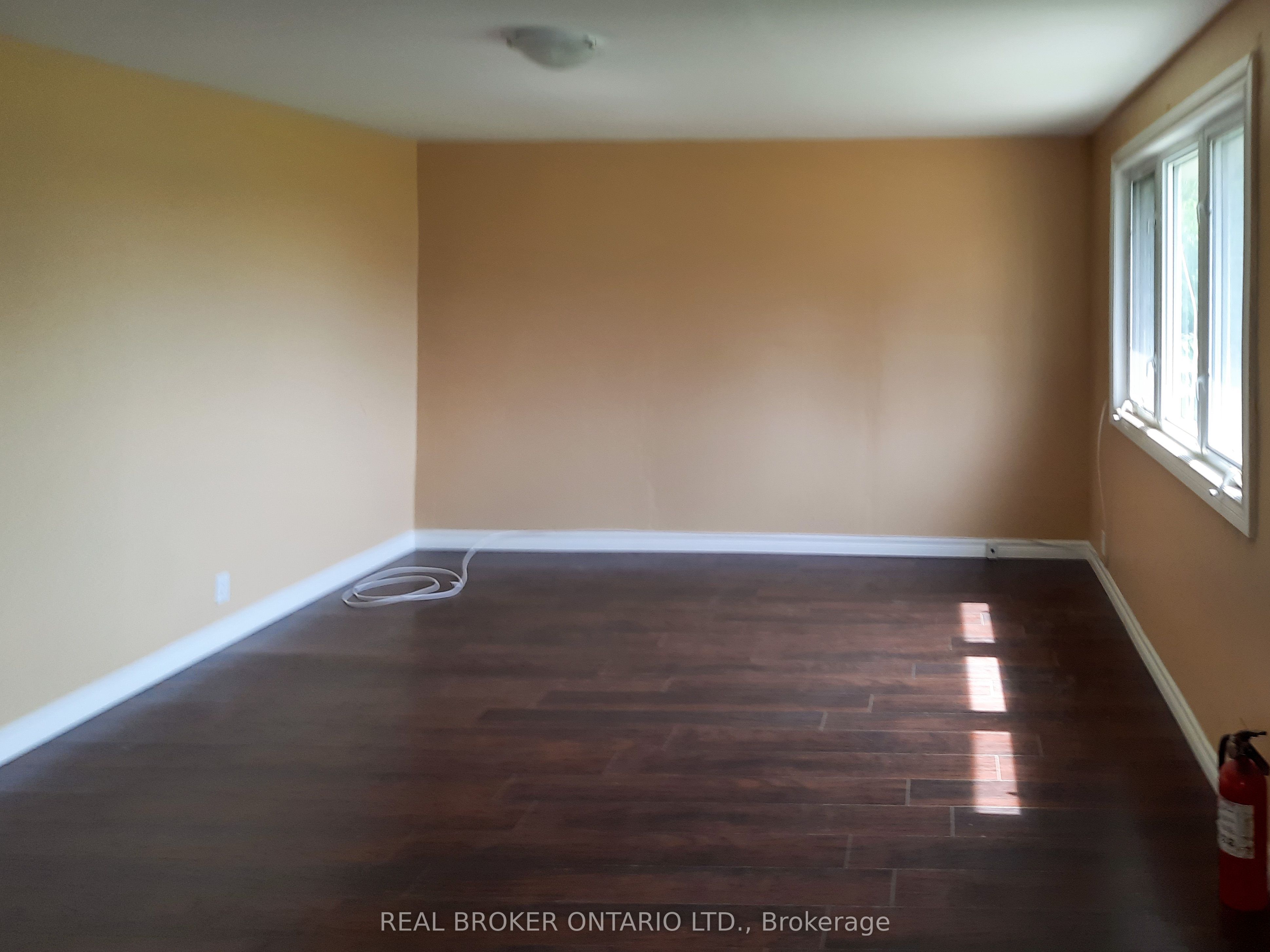 7623 Flewellyn Road Property Photo 3