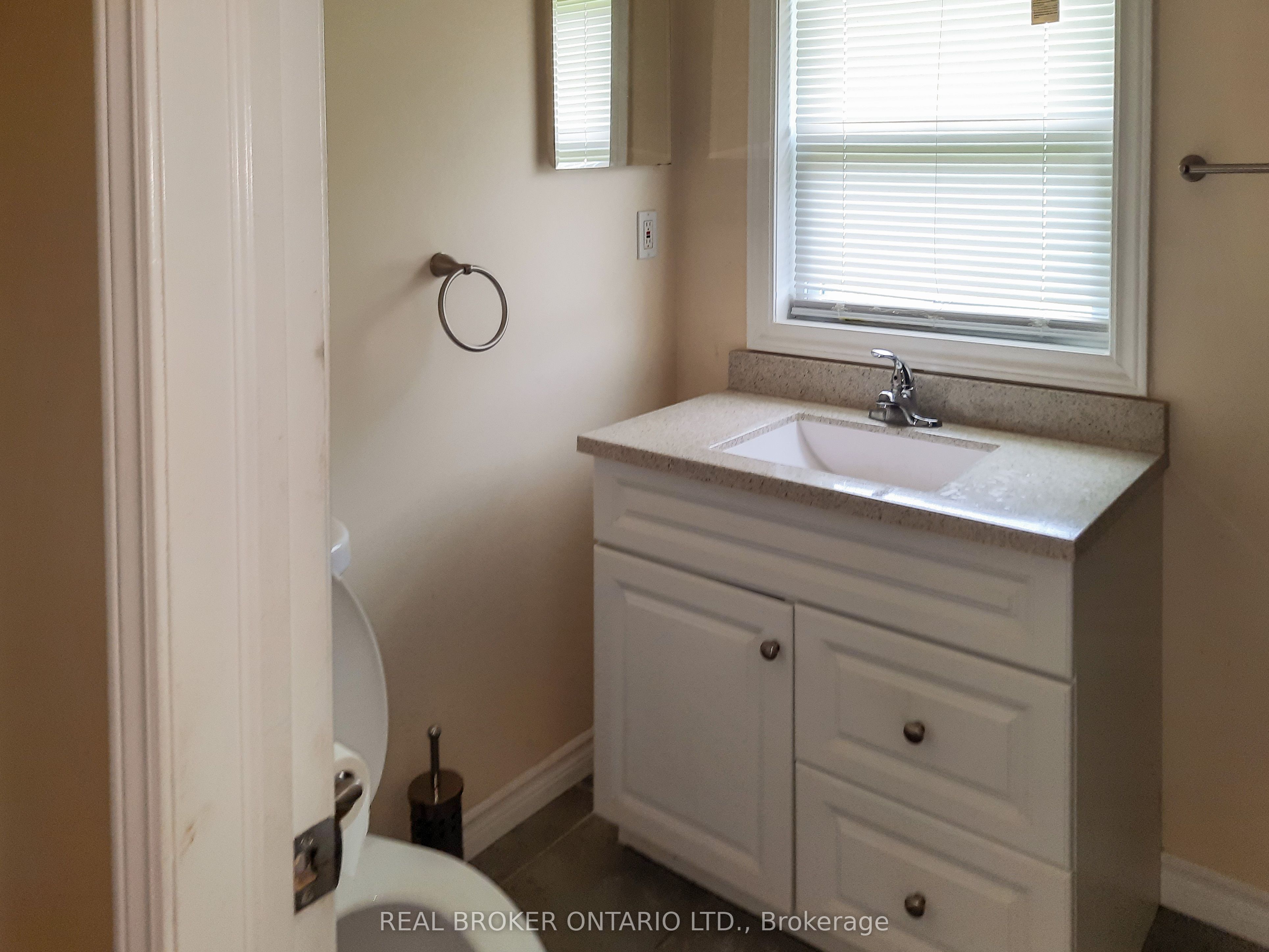 7623 Flewellyn Road Property Photo 8