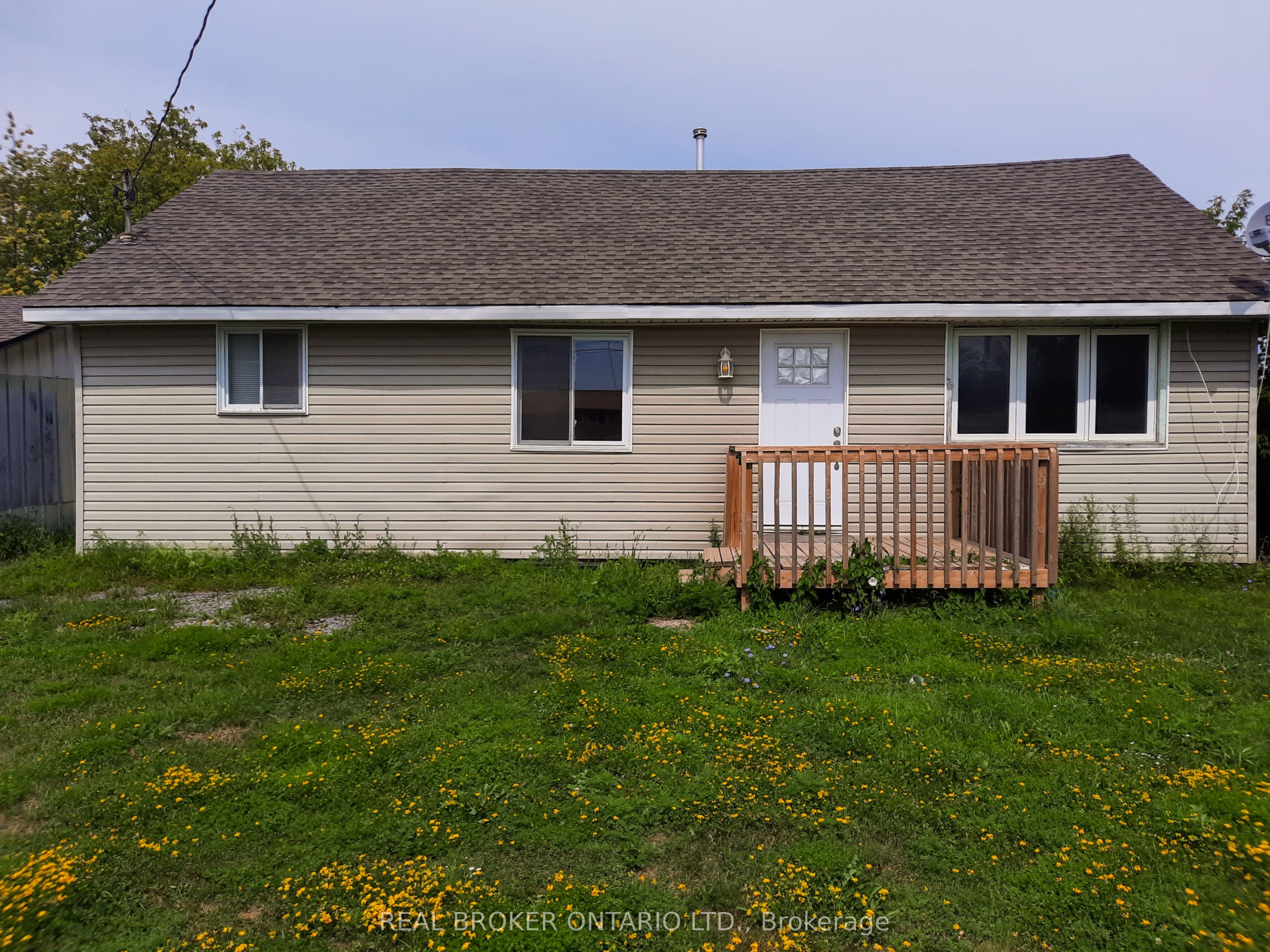 7623 Flewellyn Road Property Photo 9
