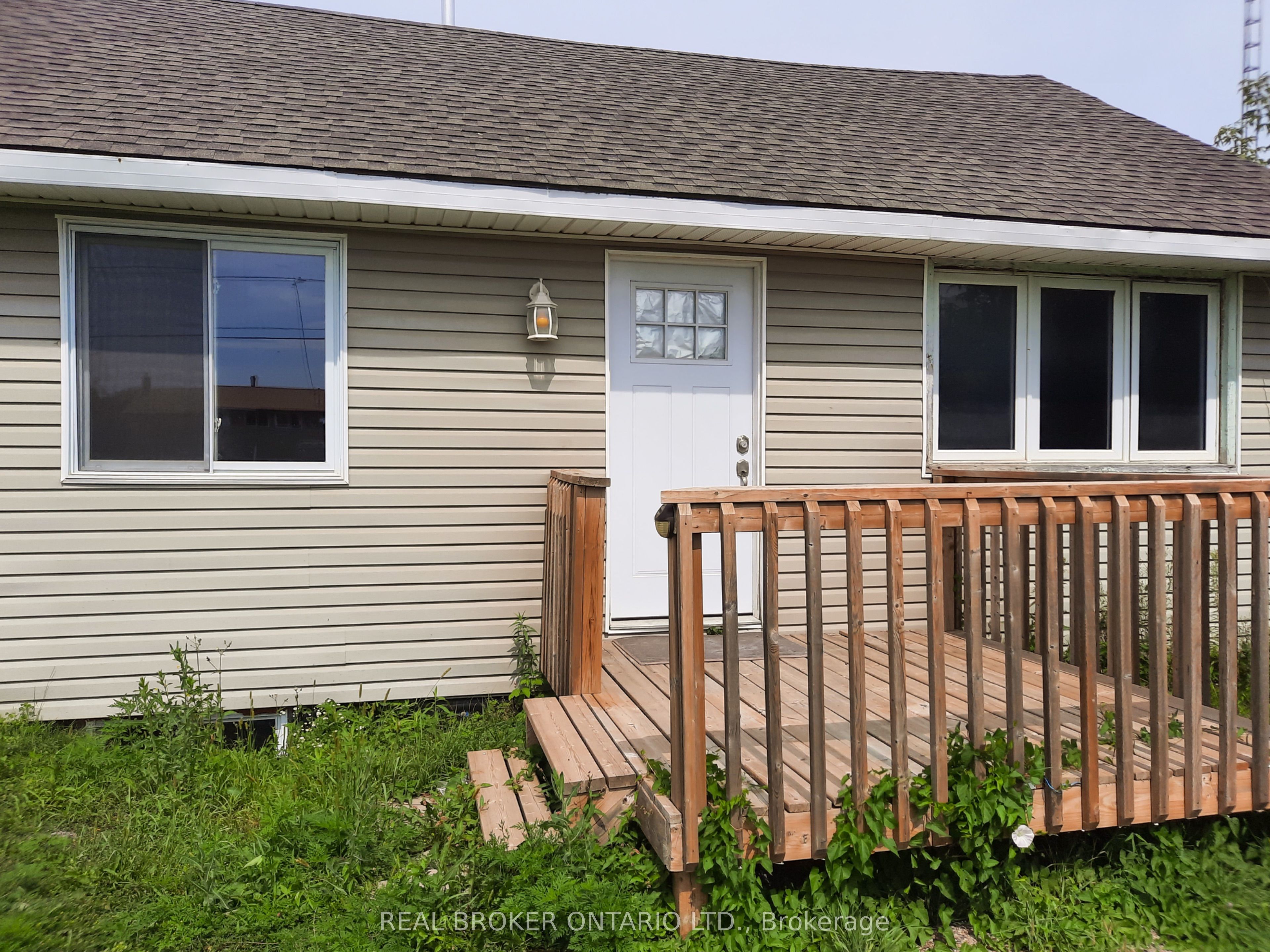 7623 Flewellyn Road Property Photo 10