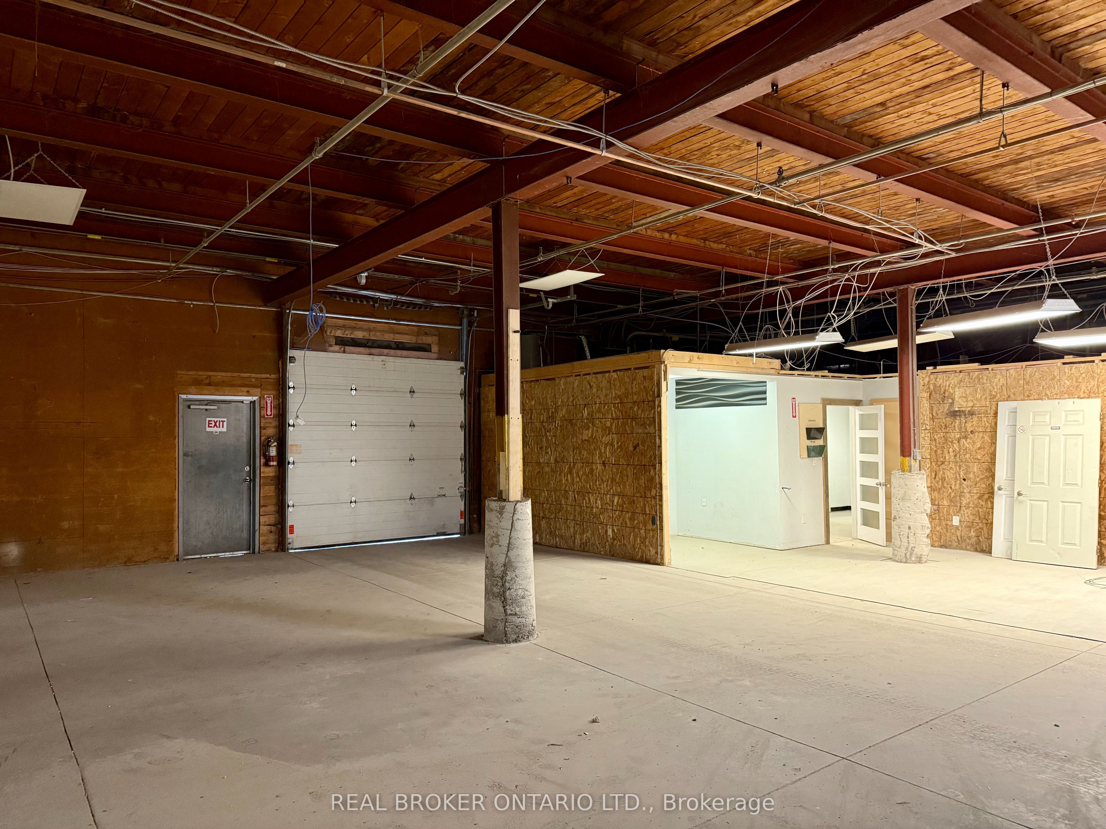 #6 - 5900 Thorold Stone Road Property Photo 6