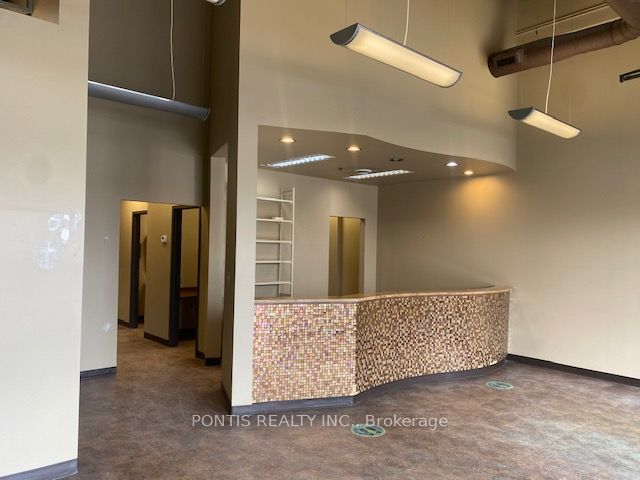 #d-102 - 1695 Manning Road Property Photo 5
