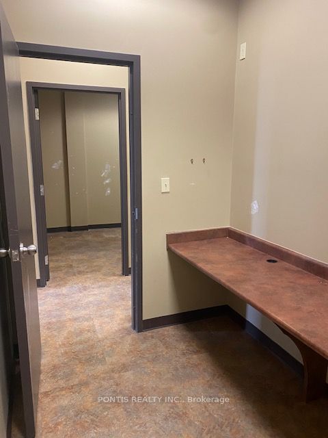 #d-102 - 1695 Manning Road Property Photo 8