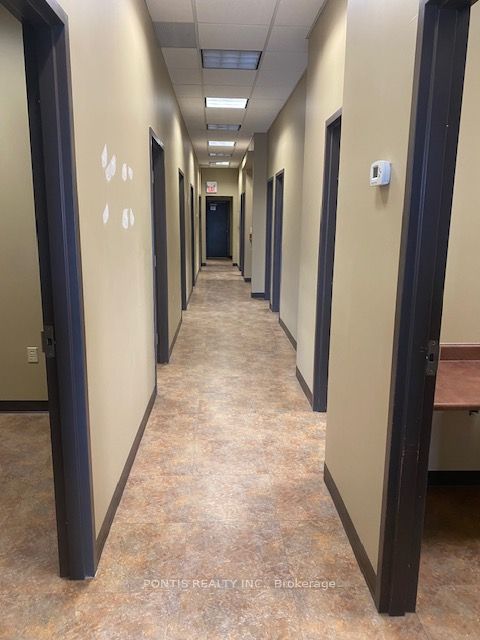 #d-102 - 1695 Manning Road Property Photo 9