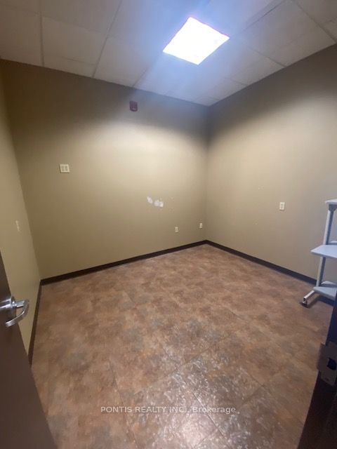 #d-102 - 1695 Manning Road Property Photo 17