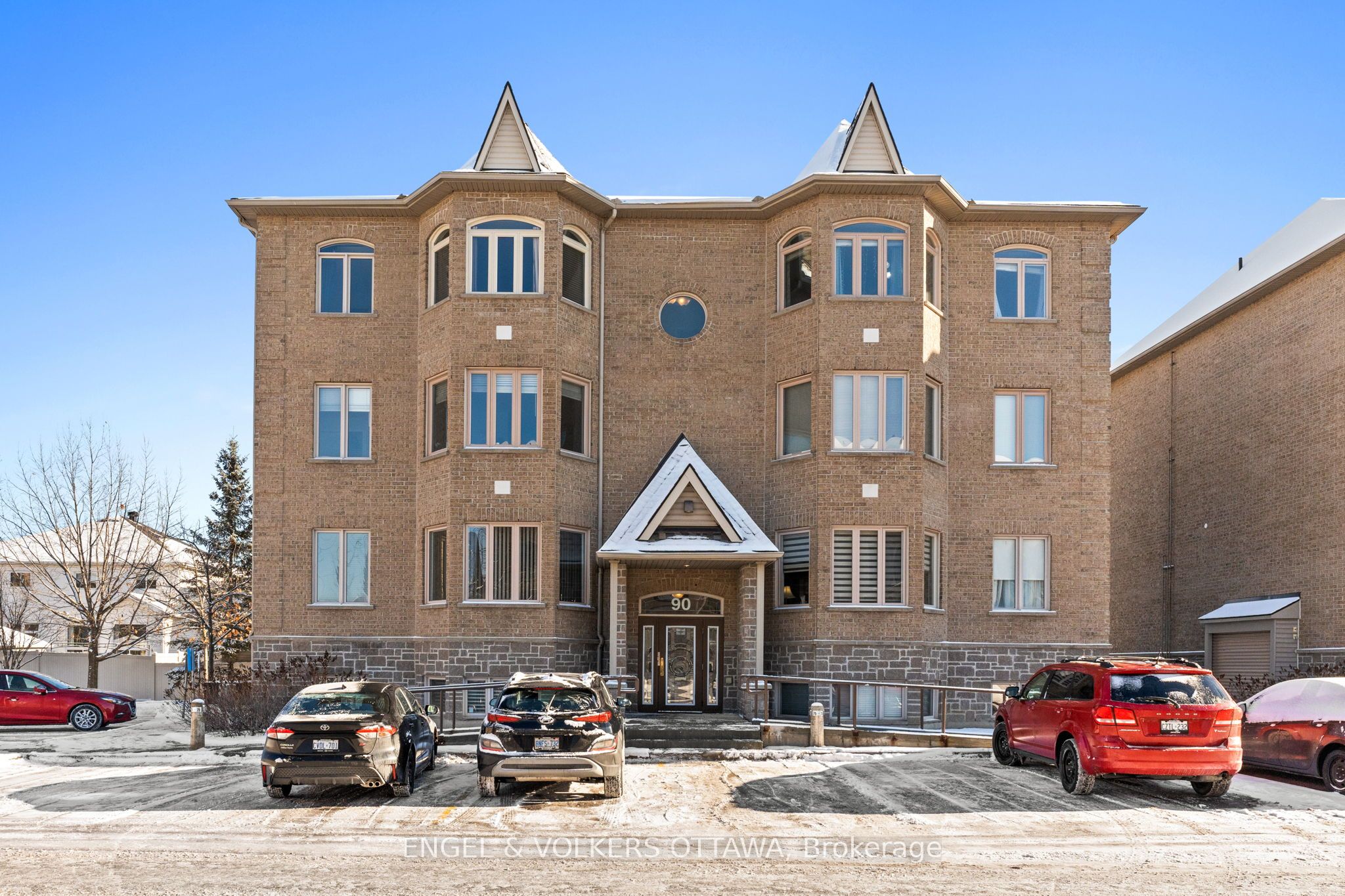 #8 - 90 Briargate Point Property Photo