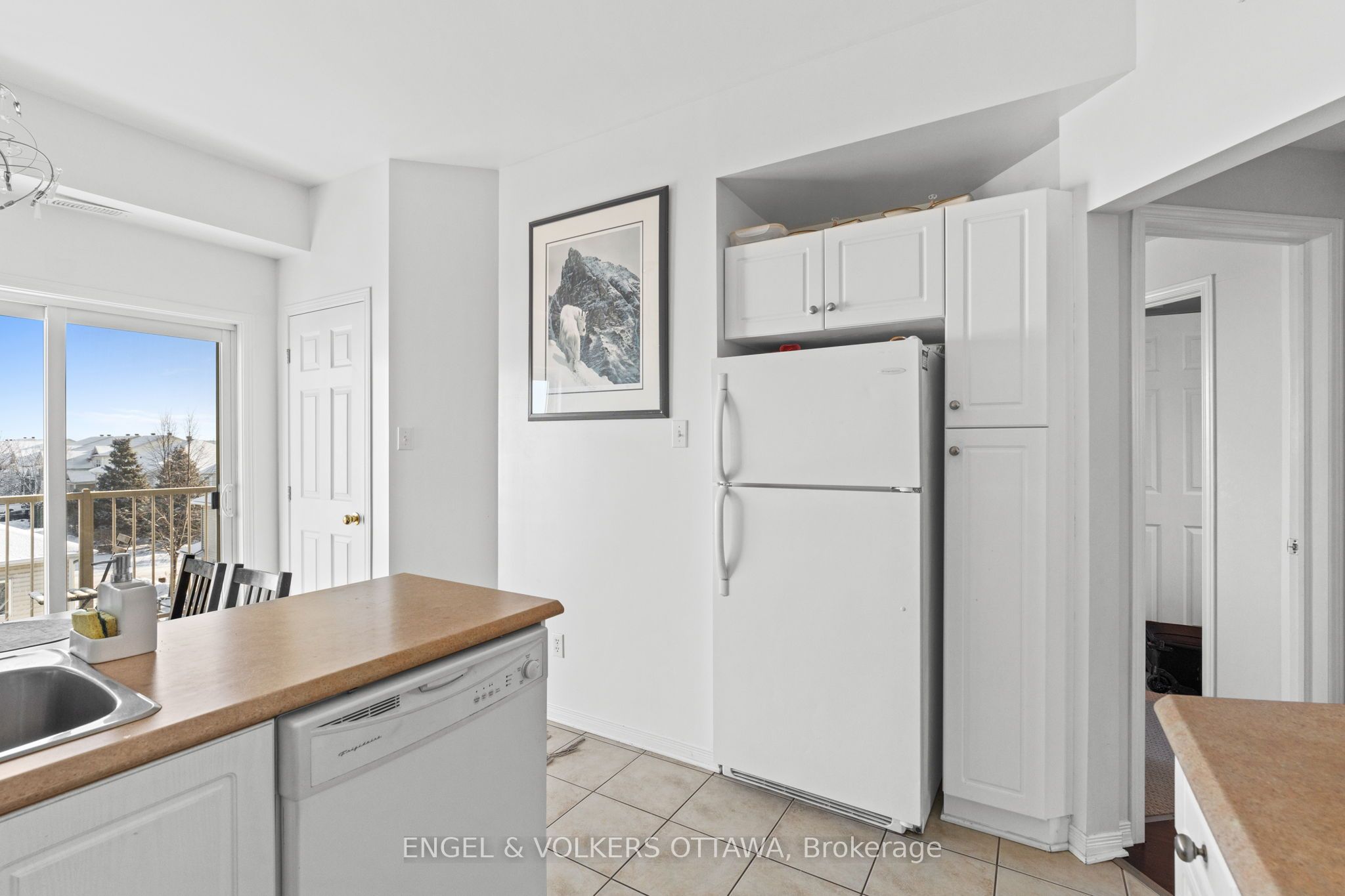 #8 - 90 Briargate Point Property Photo 8