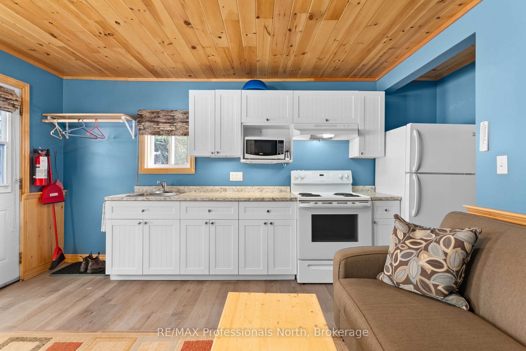 1109 Oxtongue Lake Rd Property Photo 35