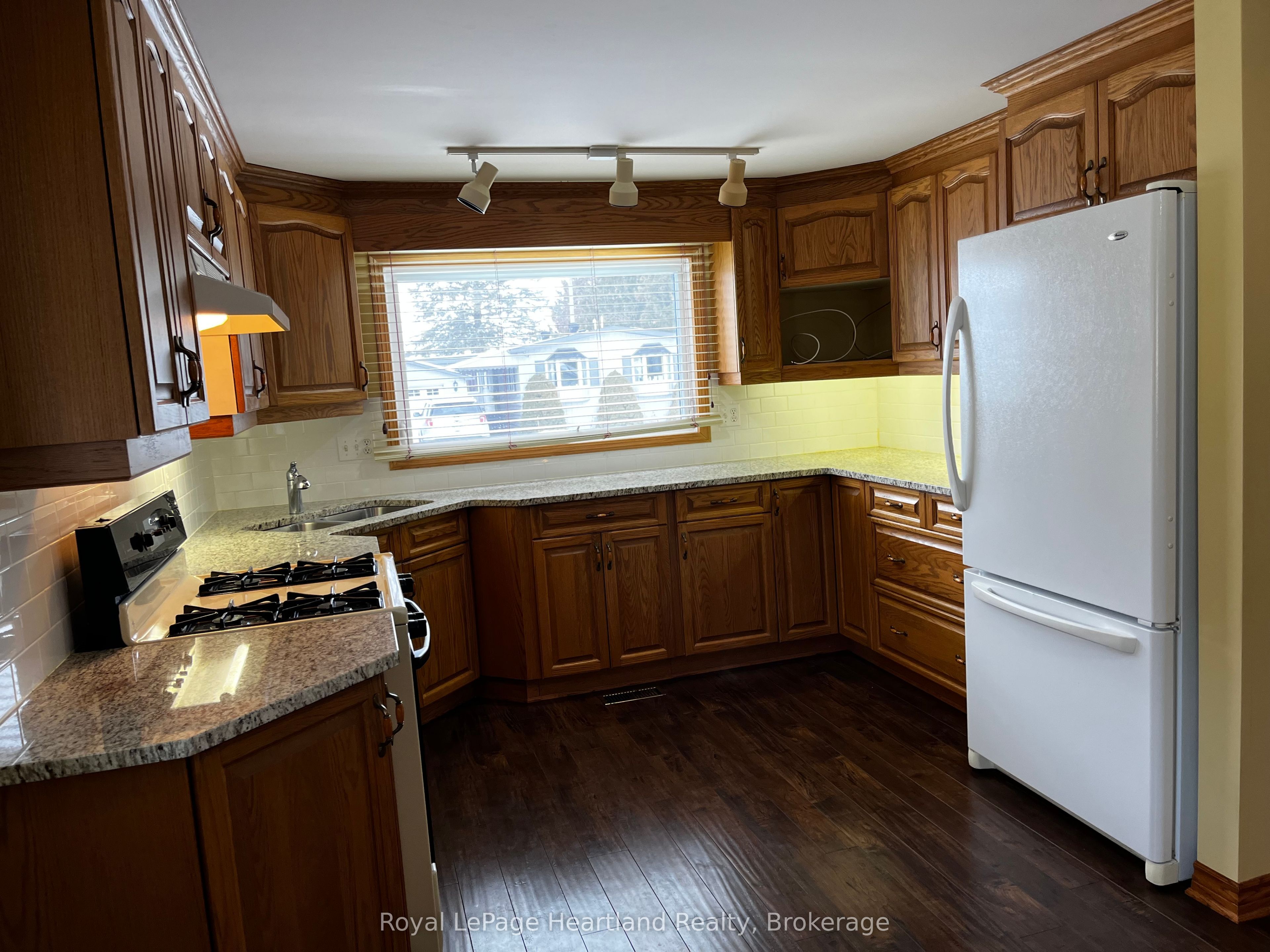 42 Stewart St Property Photo 6