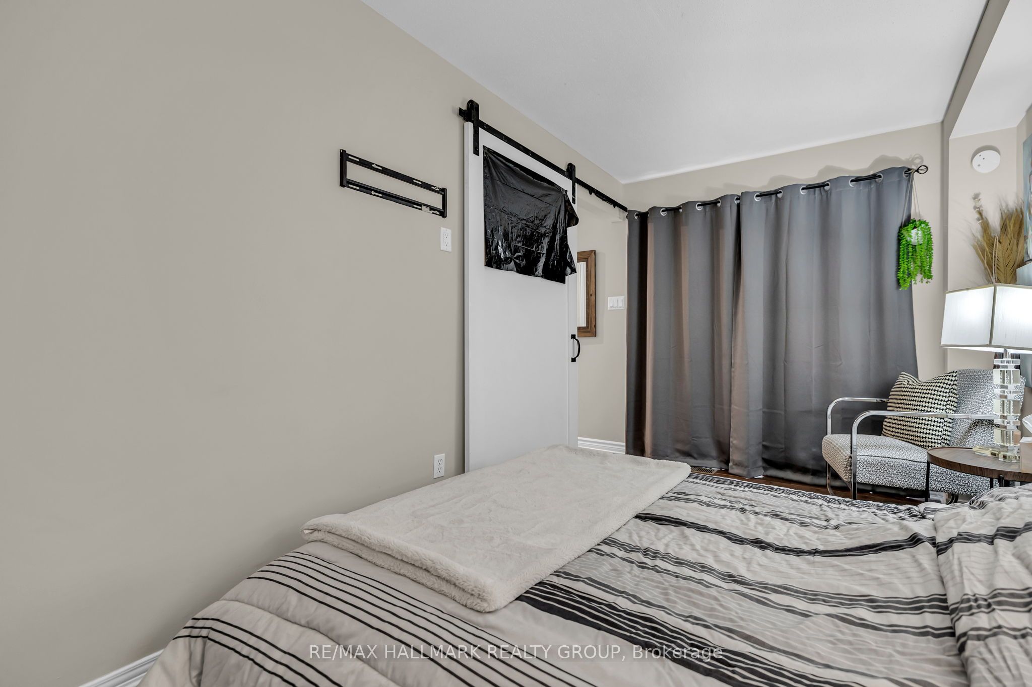 231 Bolton Street Property Photo 8