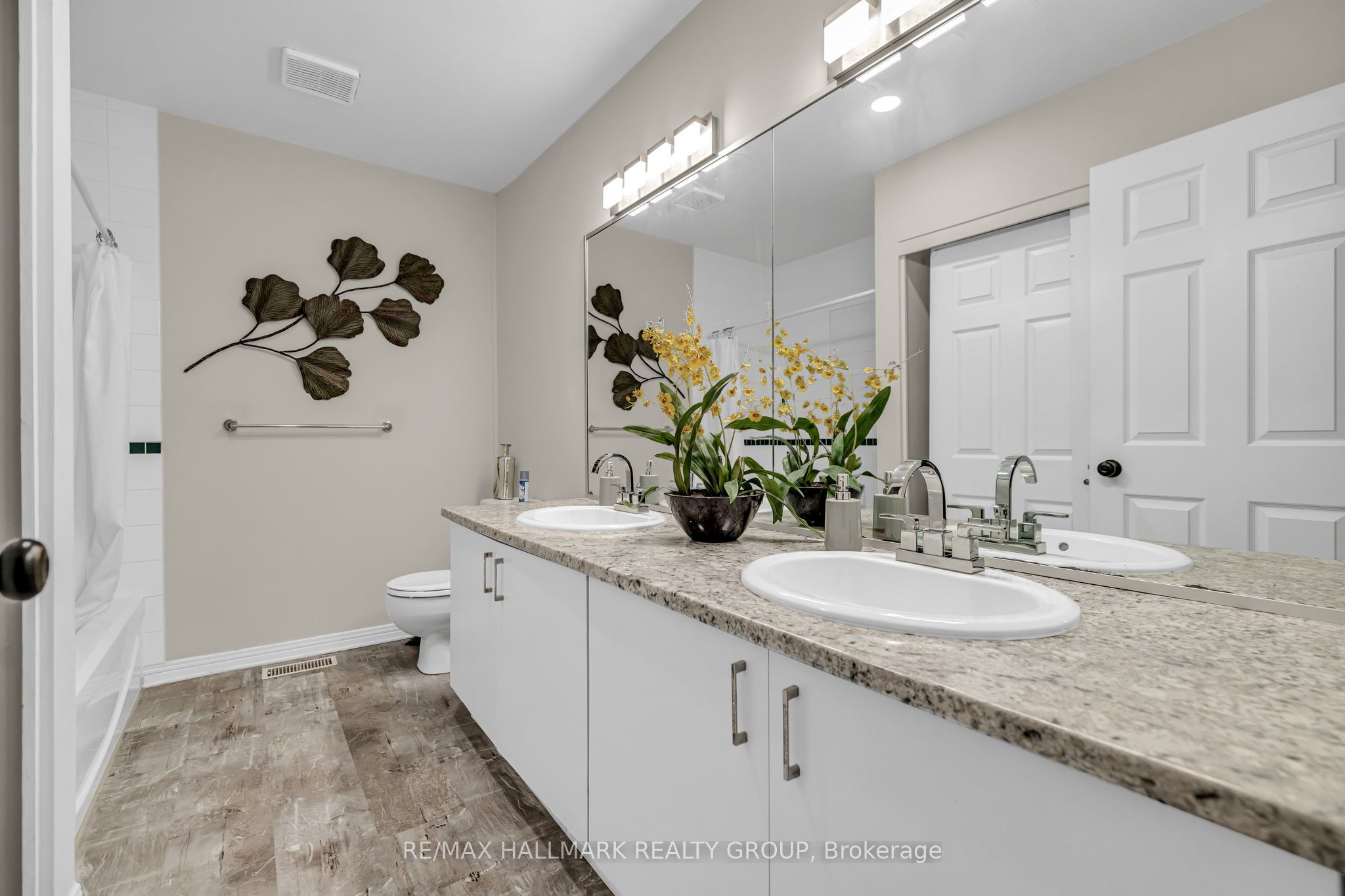 231 Bolton Street Property Photo 25