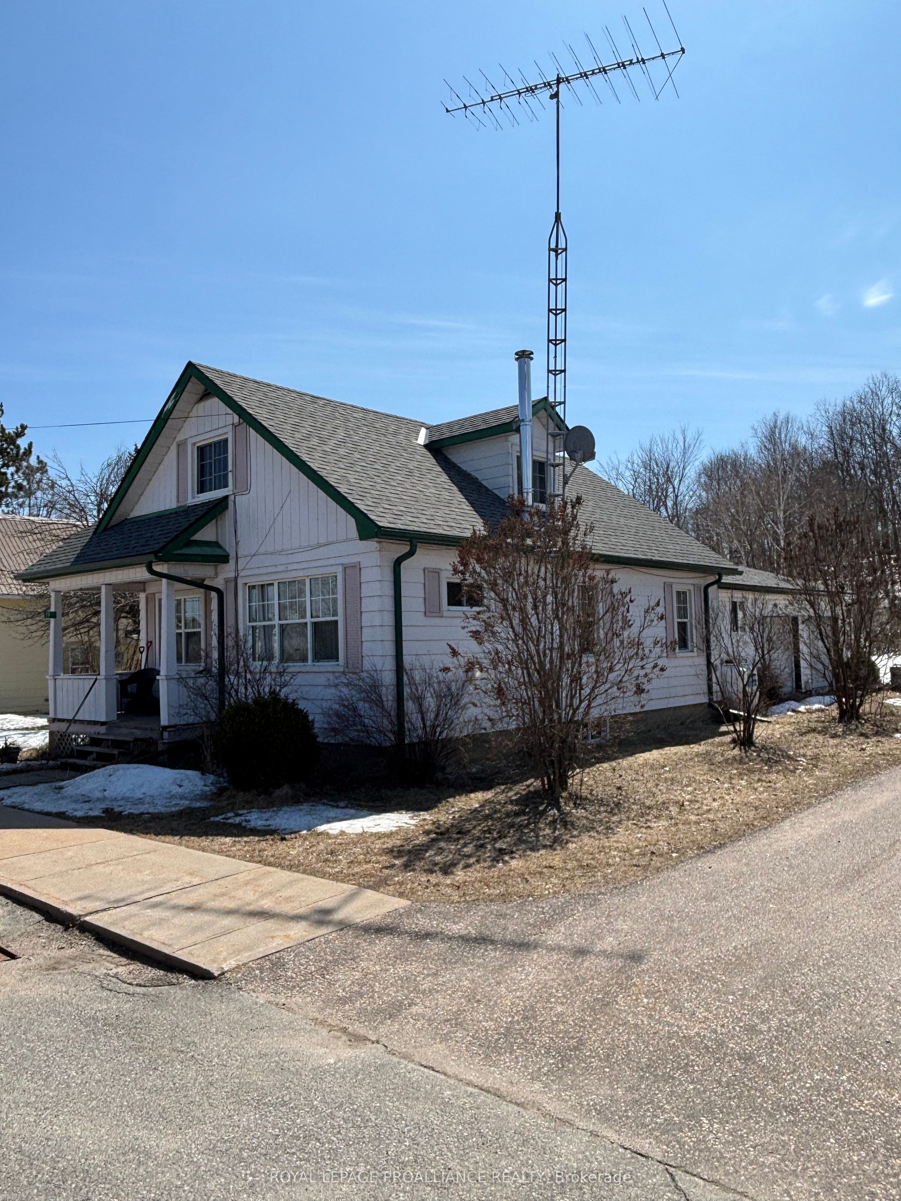 19 Wilno St Property Photo
