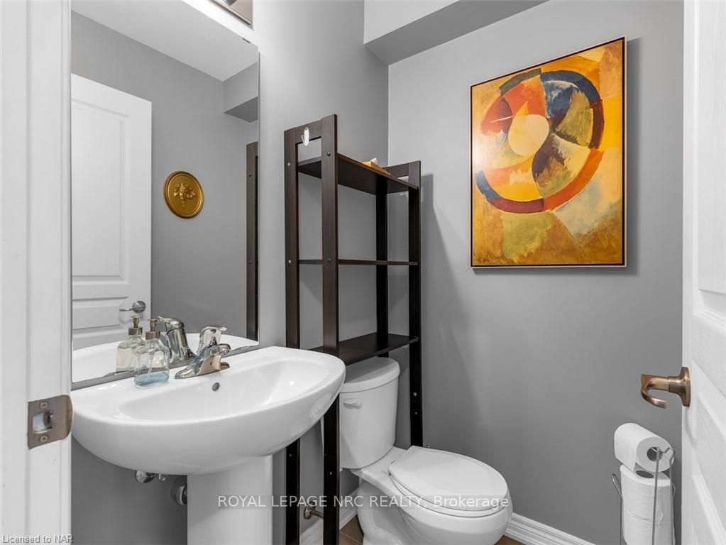 192 Winterberry Boulevard Property Photo 10