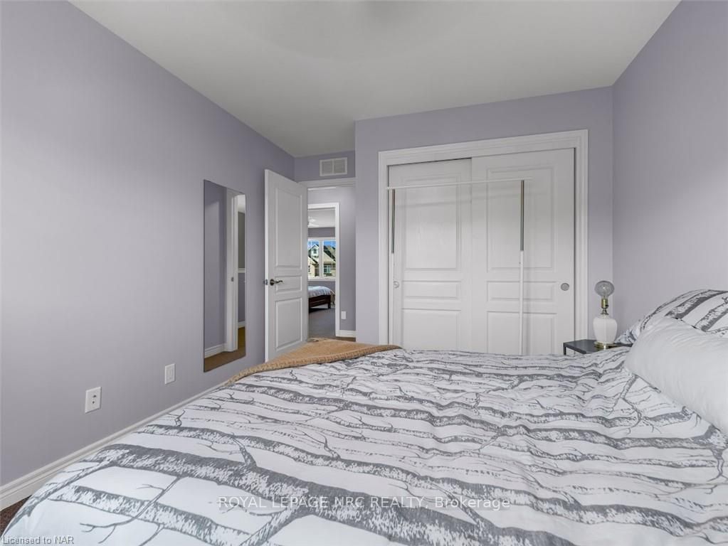 192 Winterberry Boulevard Property Photo 15