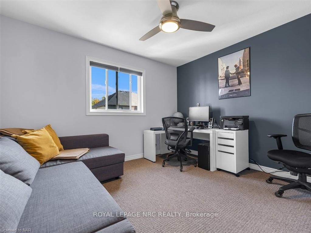 192 Winterberry Boulevard Property Photo 16