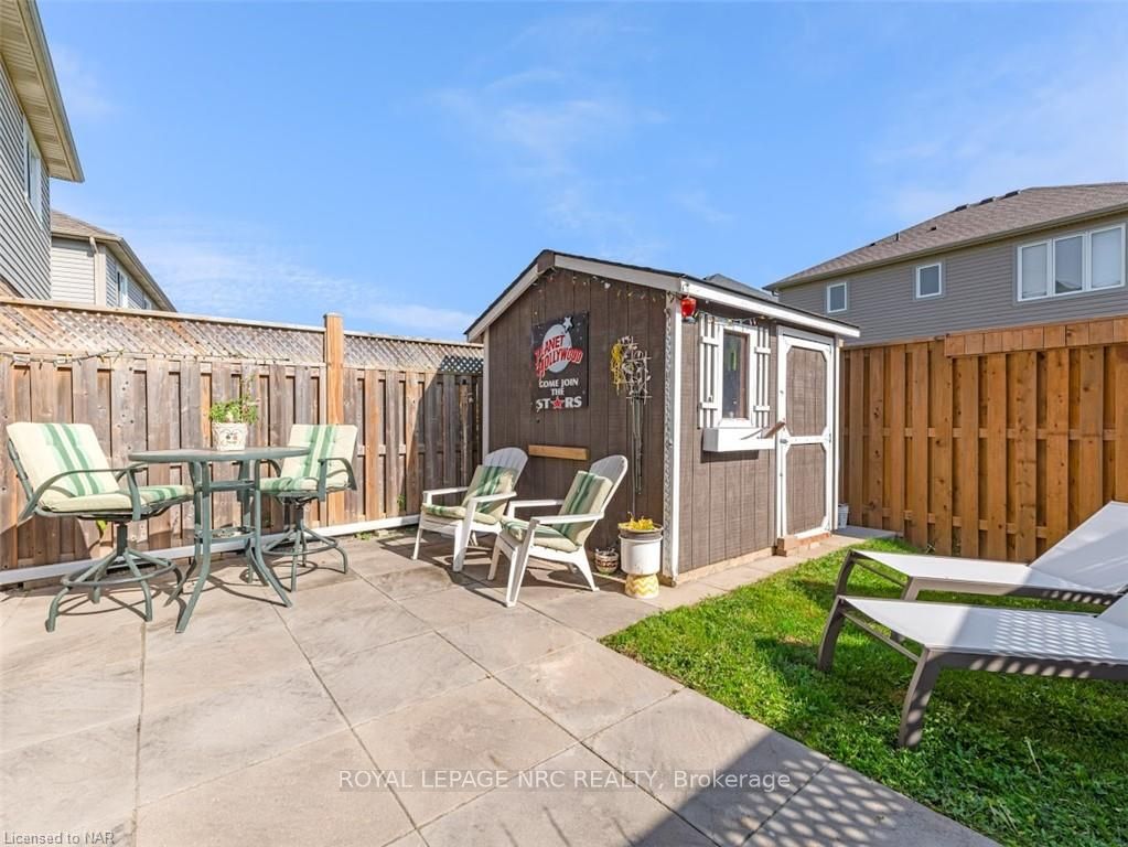 192 Winterberry Boulevard Property Photo 26