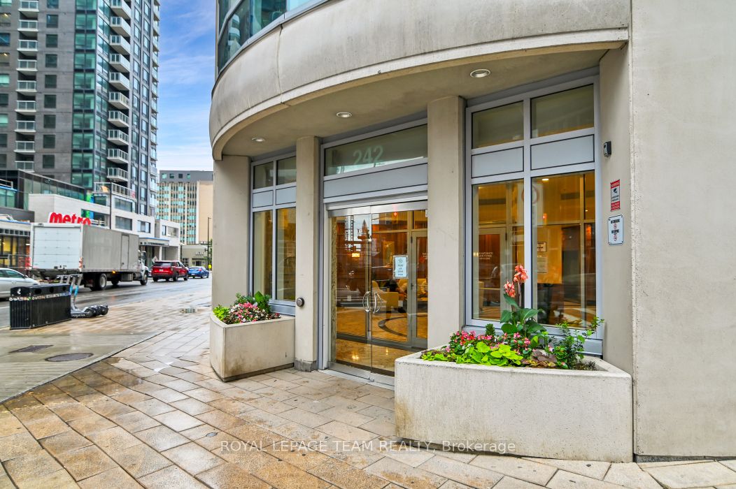 242 Rideau Street 703 Property Photo 2
