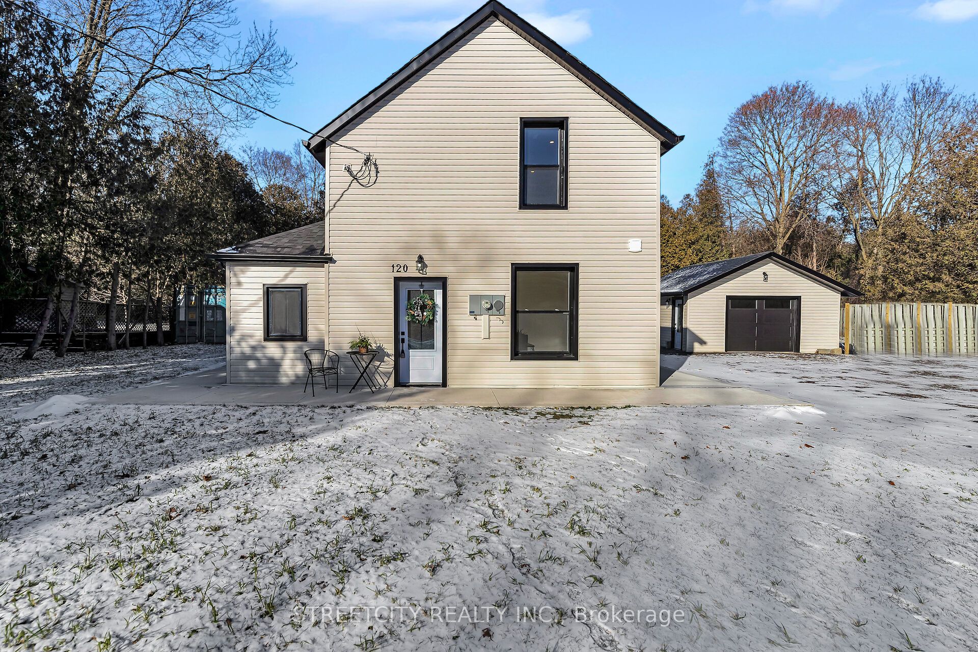 120 Bridge St Property Photo 1