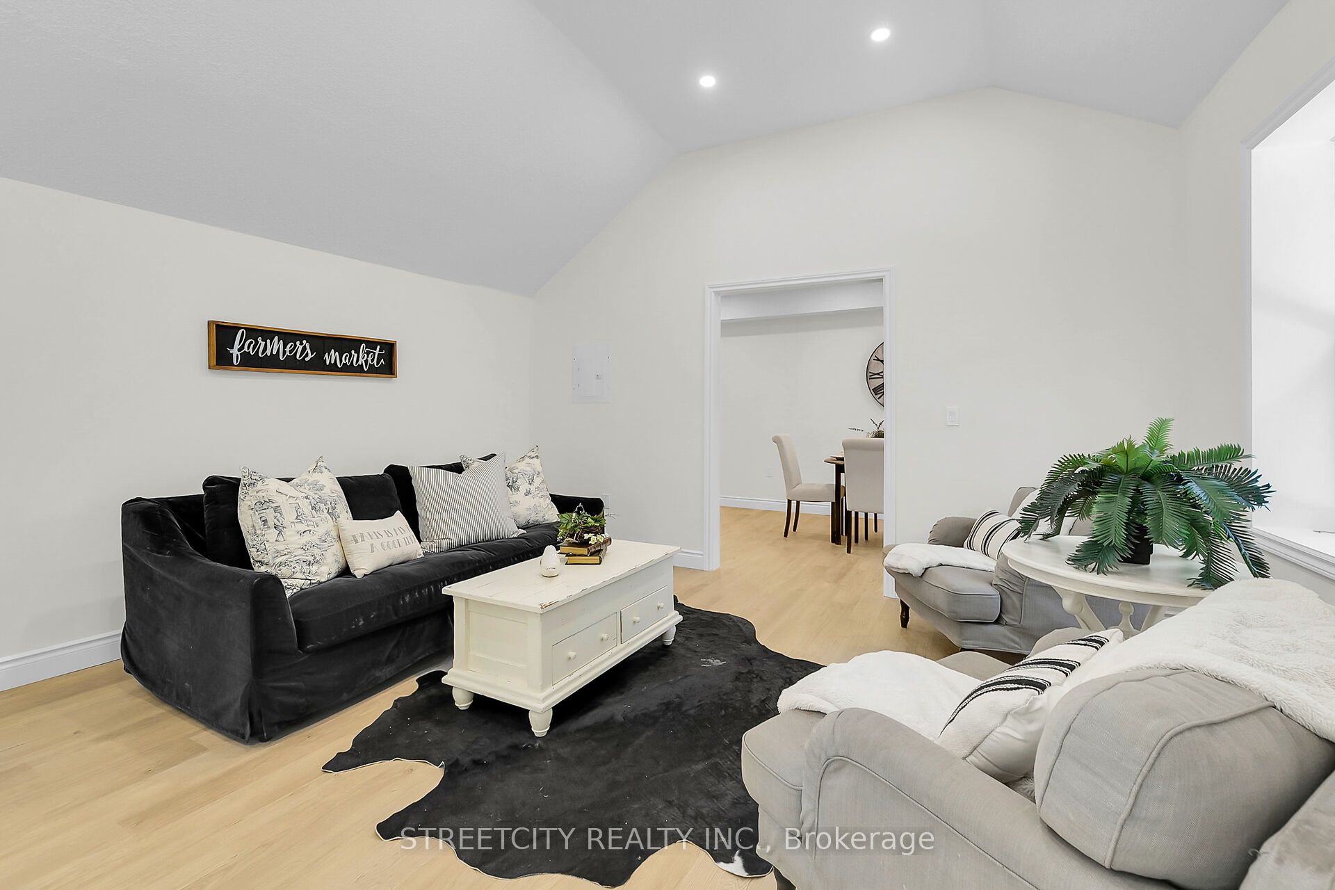 120 Bridge St Property Photo 11