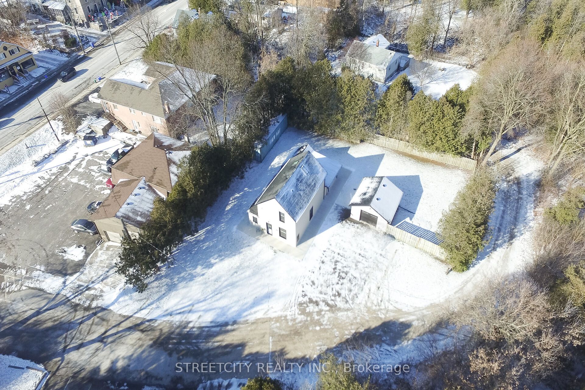120 Bridge St Property Photo 33