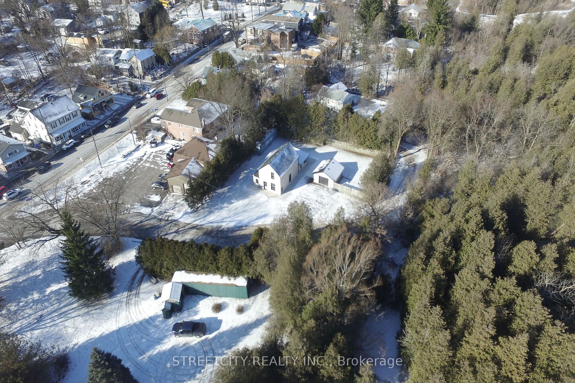 120 Bridge St Property Photo 34