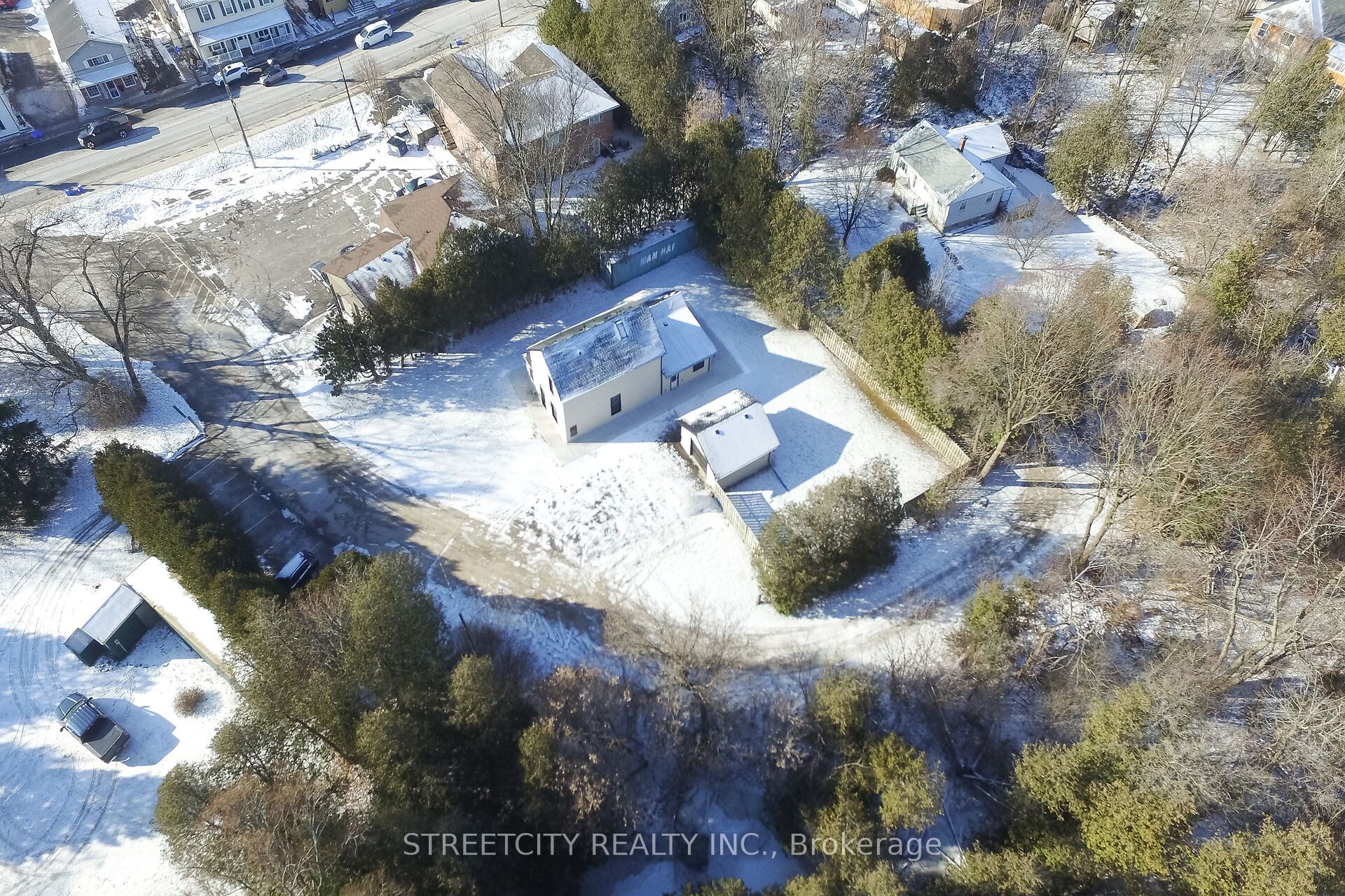 120 Bridge St Property Photo 35