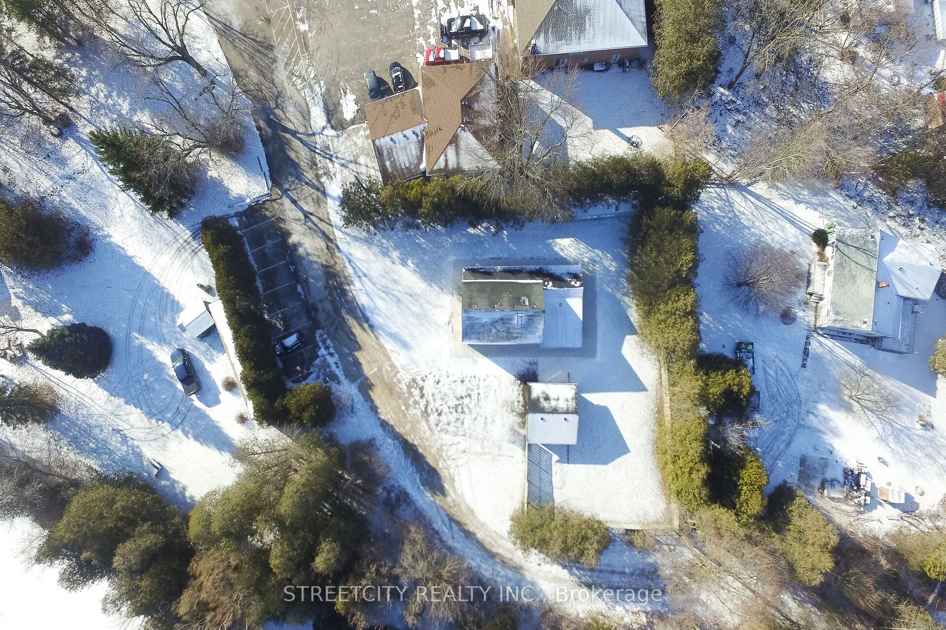 120 Bridge St Property Photo 38