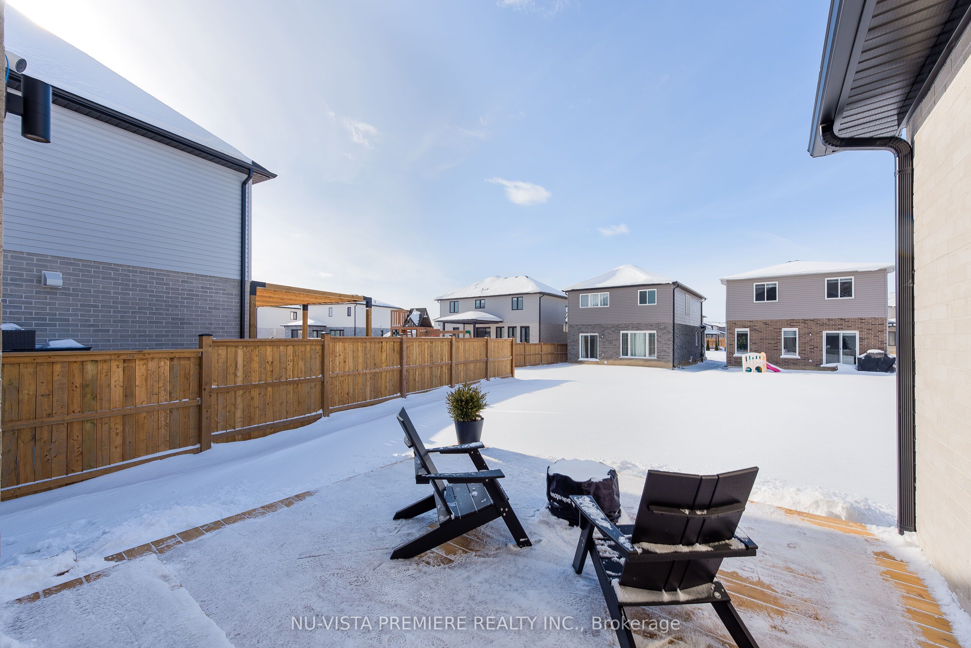 2228 Saddlerock Avenue Property Photo 9