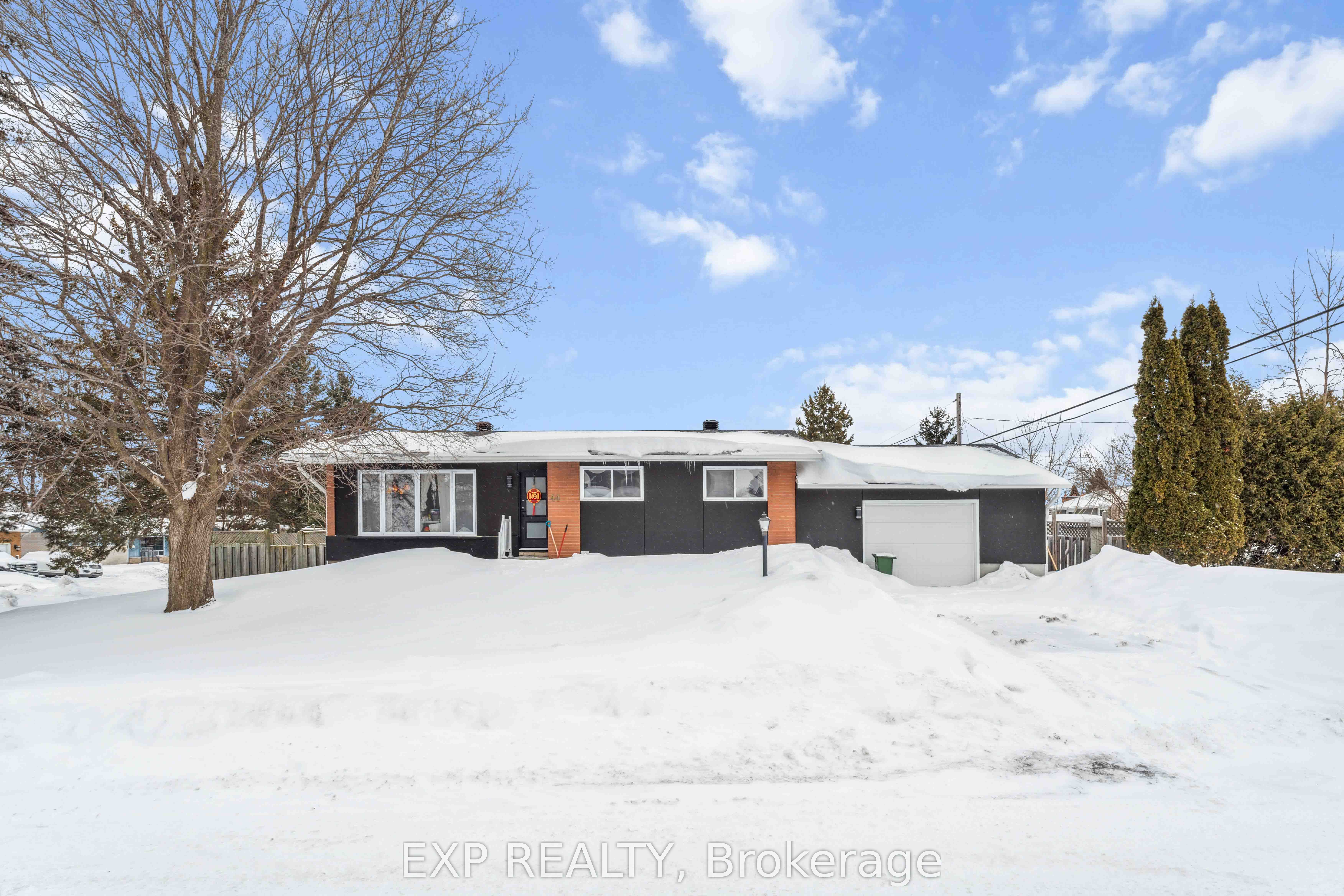 44 Sherry Lane Property Photo